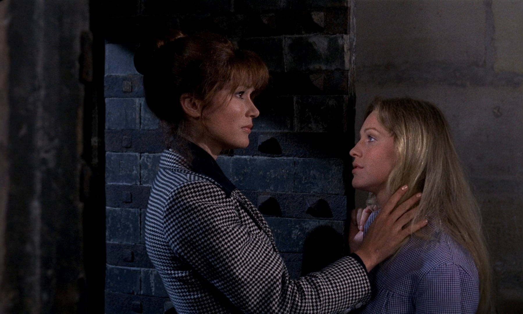 Successive Slidings of Pleasure (1974) —  shot,  lighting