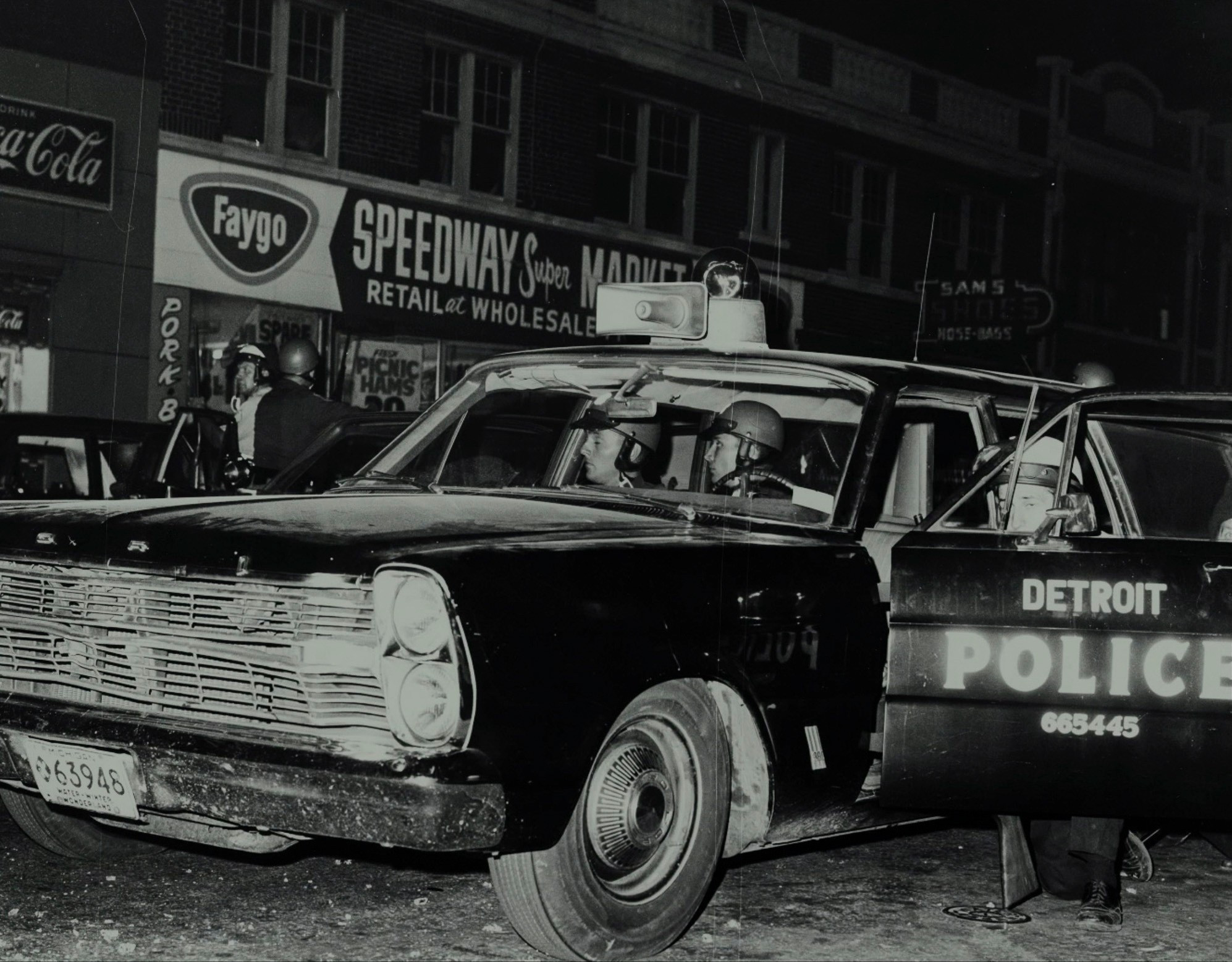 Detroit (2017) —  shot,  lighting