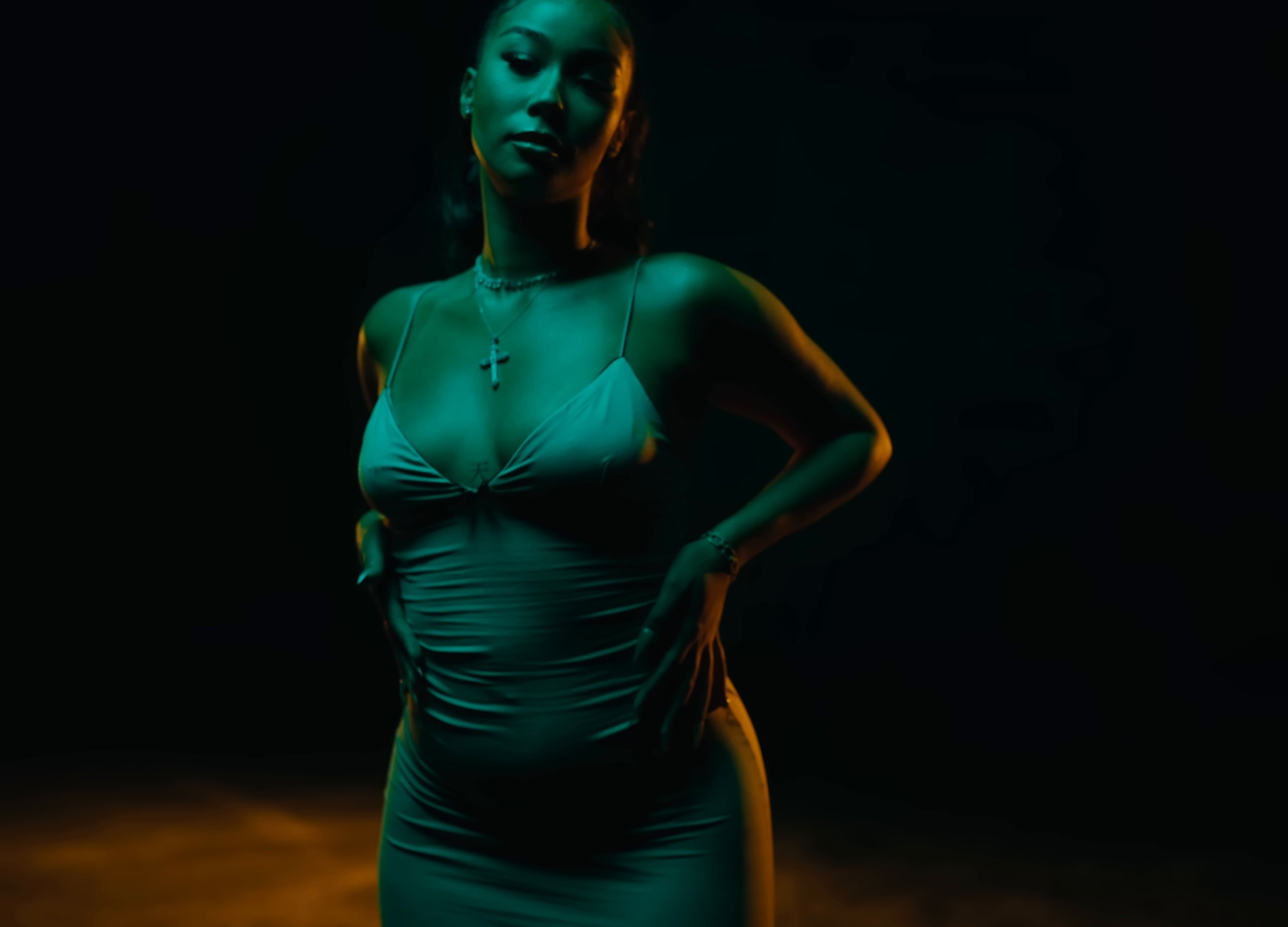 Fatigué (remix) (2024) —  shot,  lighting