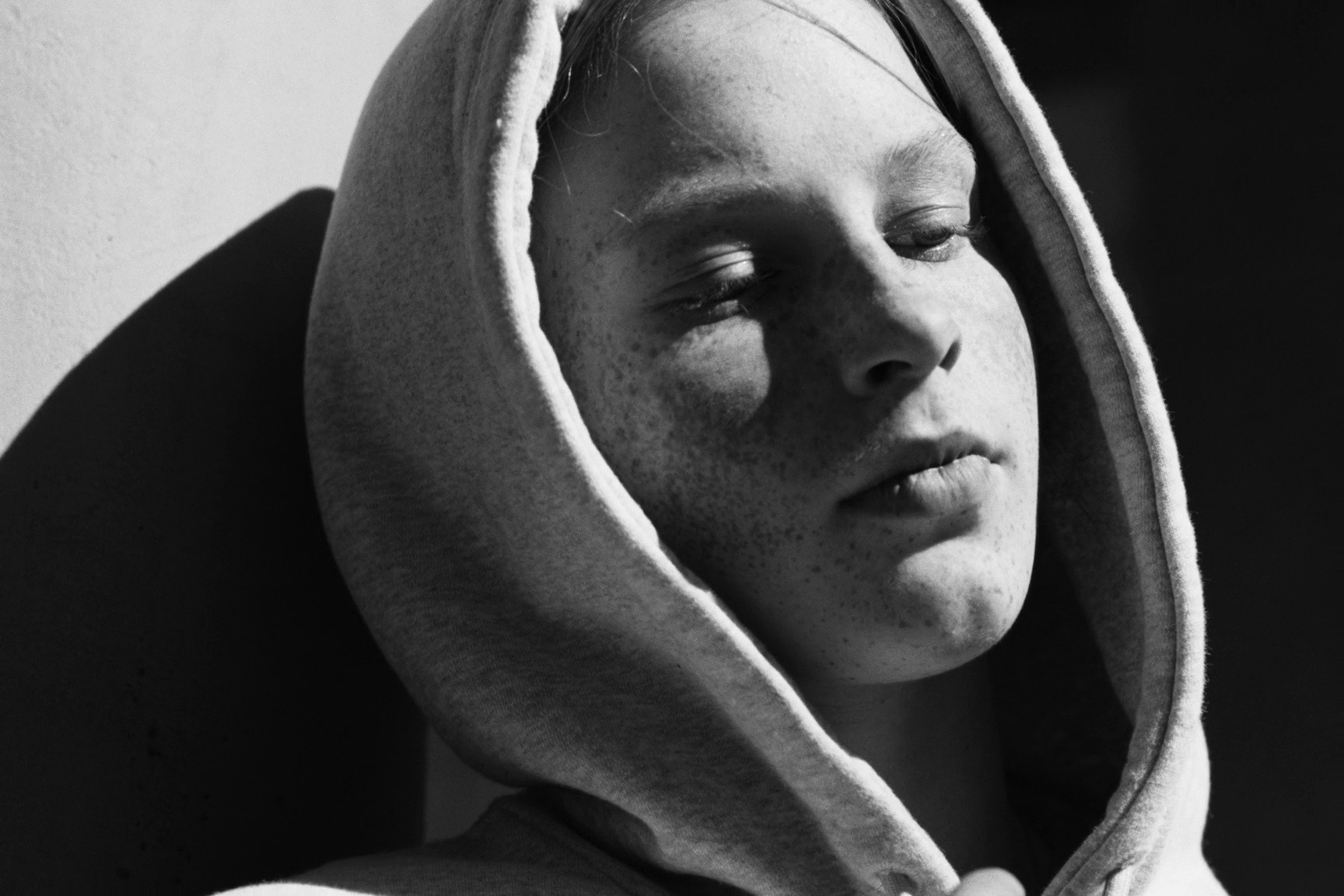 127 (2025) —  shot,  lighting