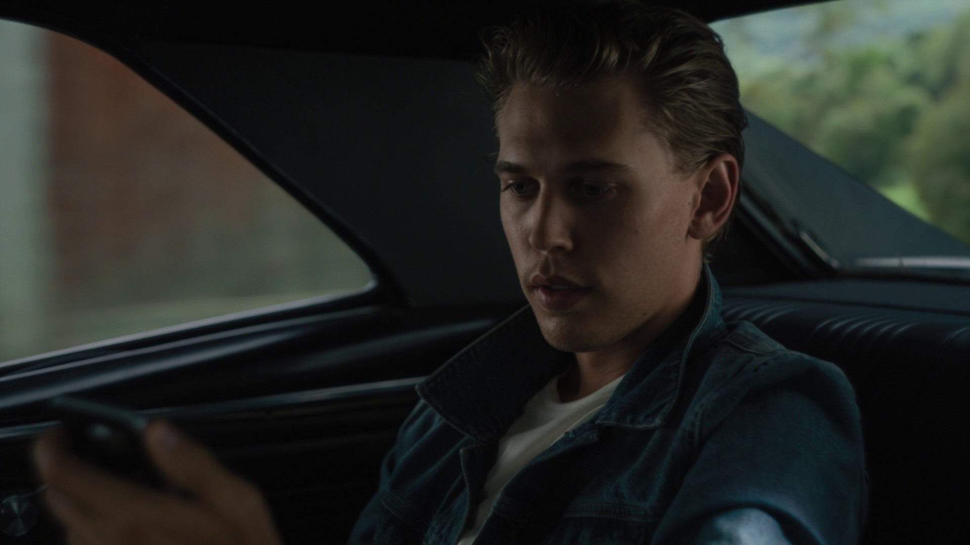 The Dead Don't Die (2019) —  shot,  lighting