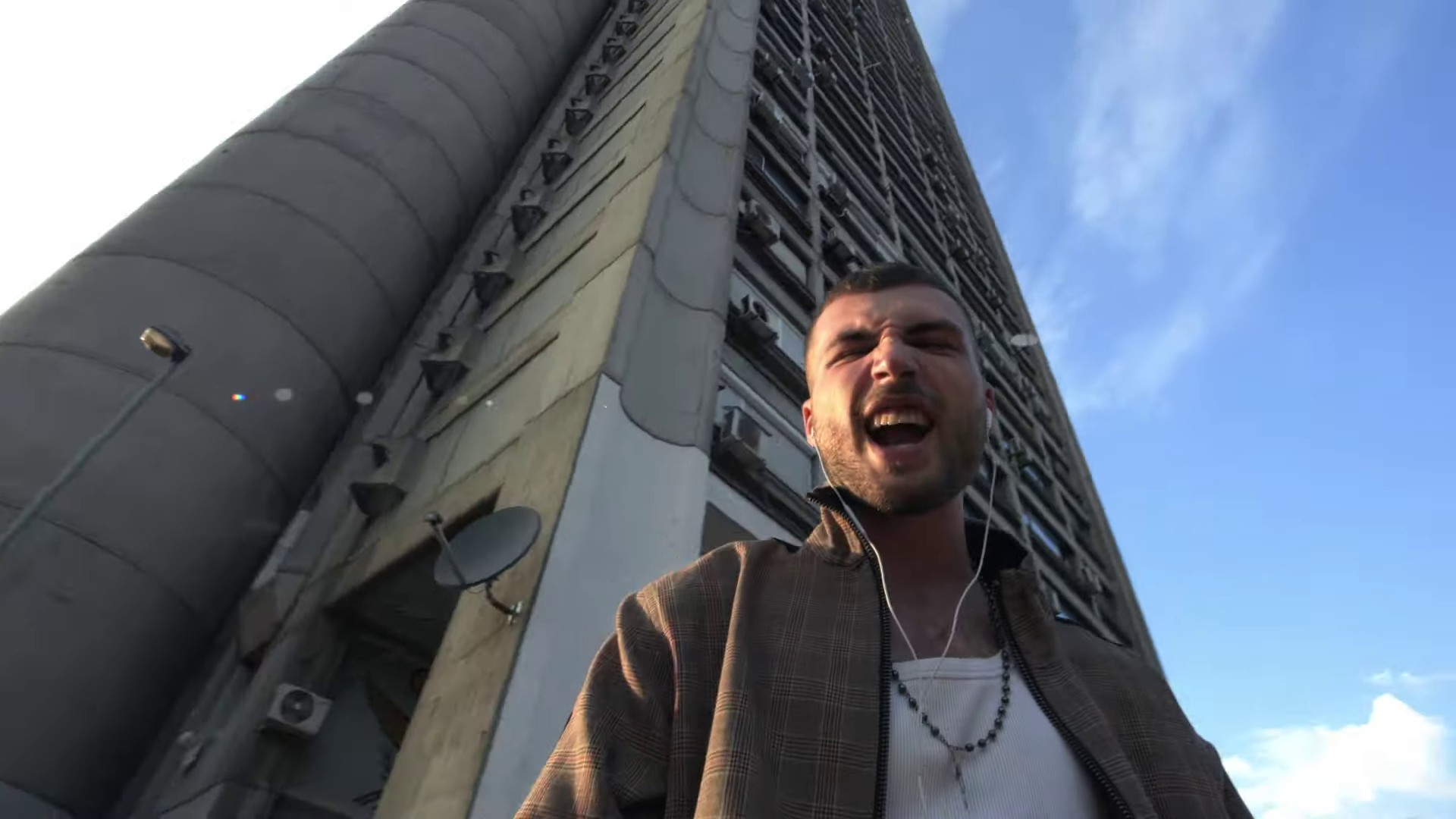 Papier cigarette (2023) —  shot,  lighting