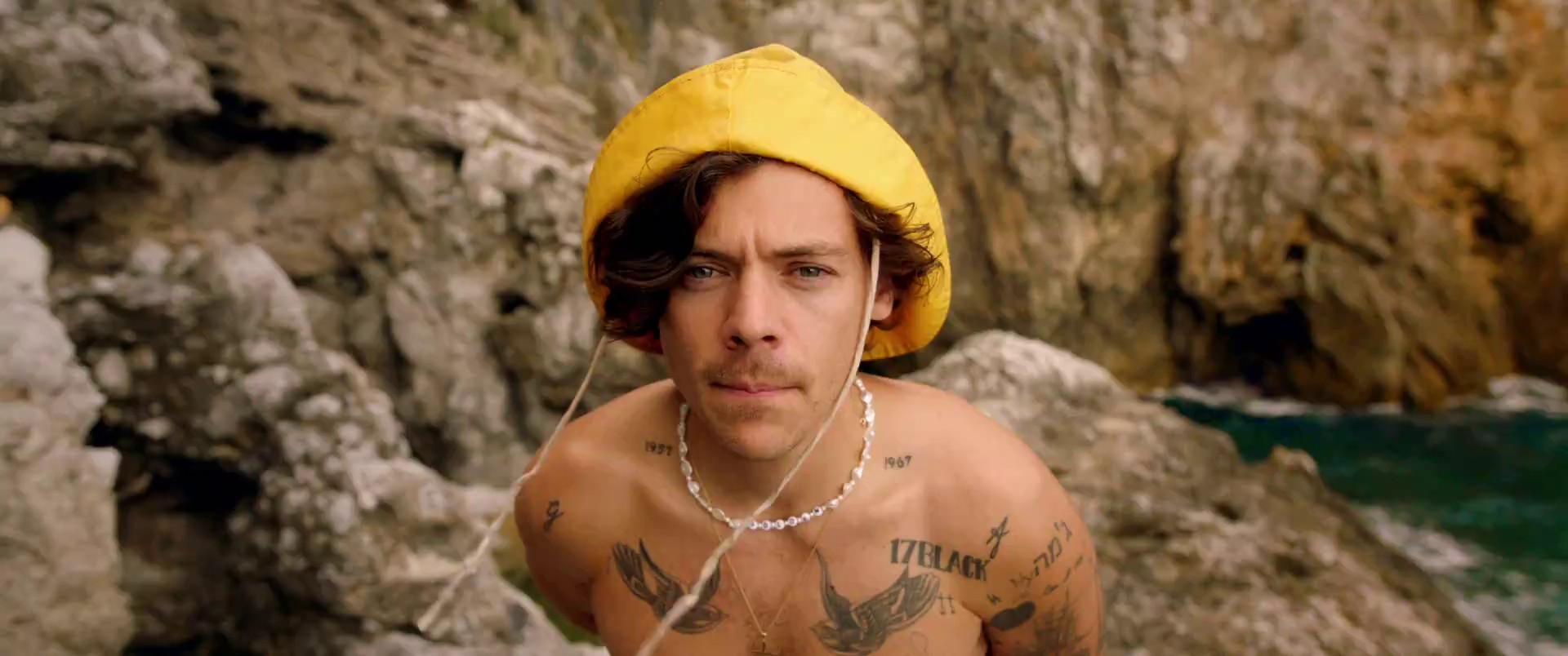 Golden (2020) —  shot,  lighting