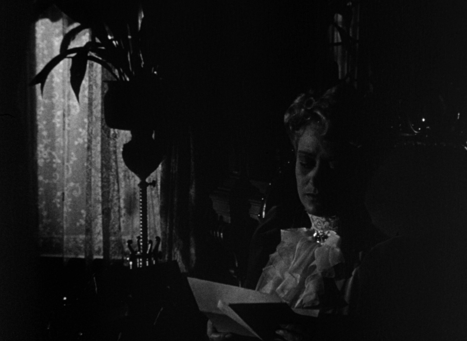 The Magnificent Ambersons (1942) —  shot,  lighting