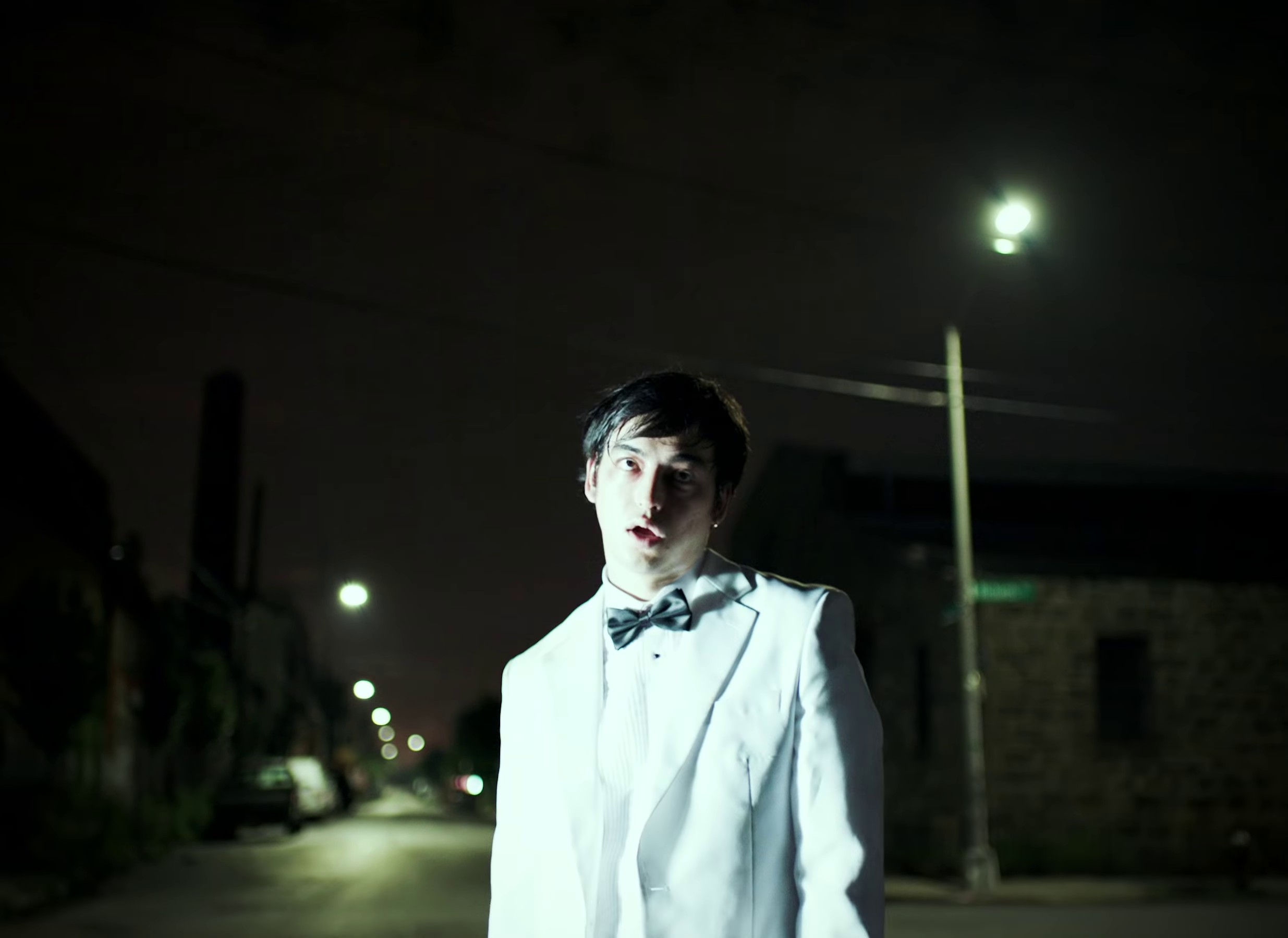 SLOW DANCING IN THE DARK (2018) —  shot,  lighting