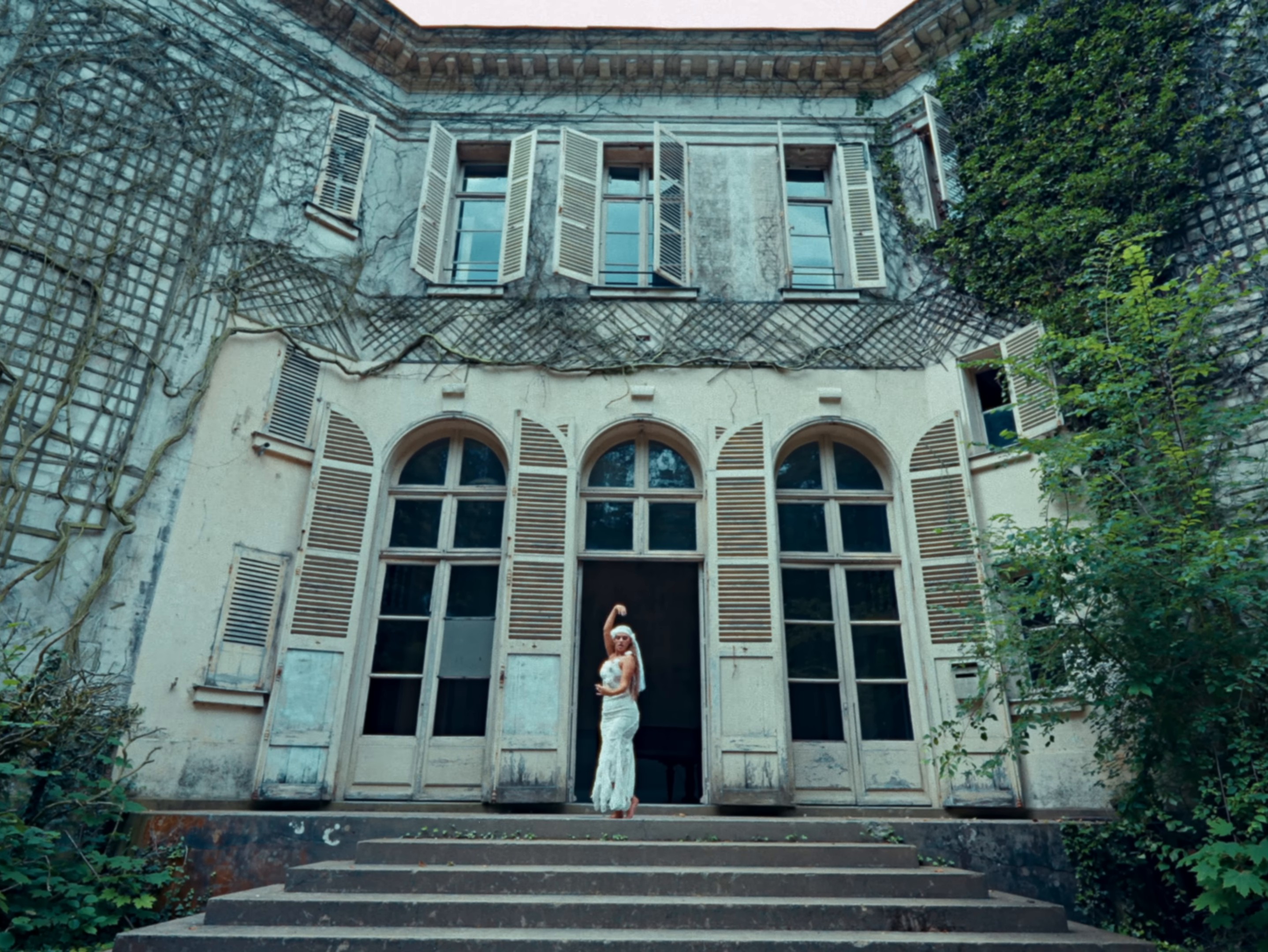 Kon Nafsak (2024) —  shot,  lighting