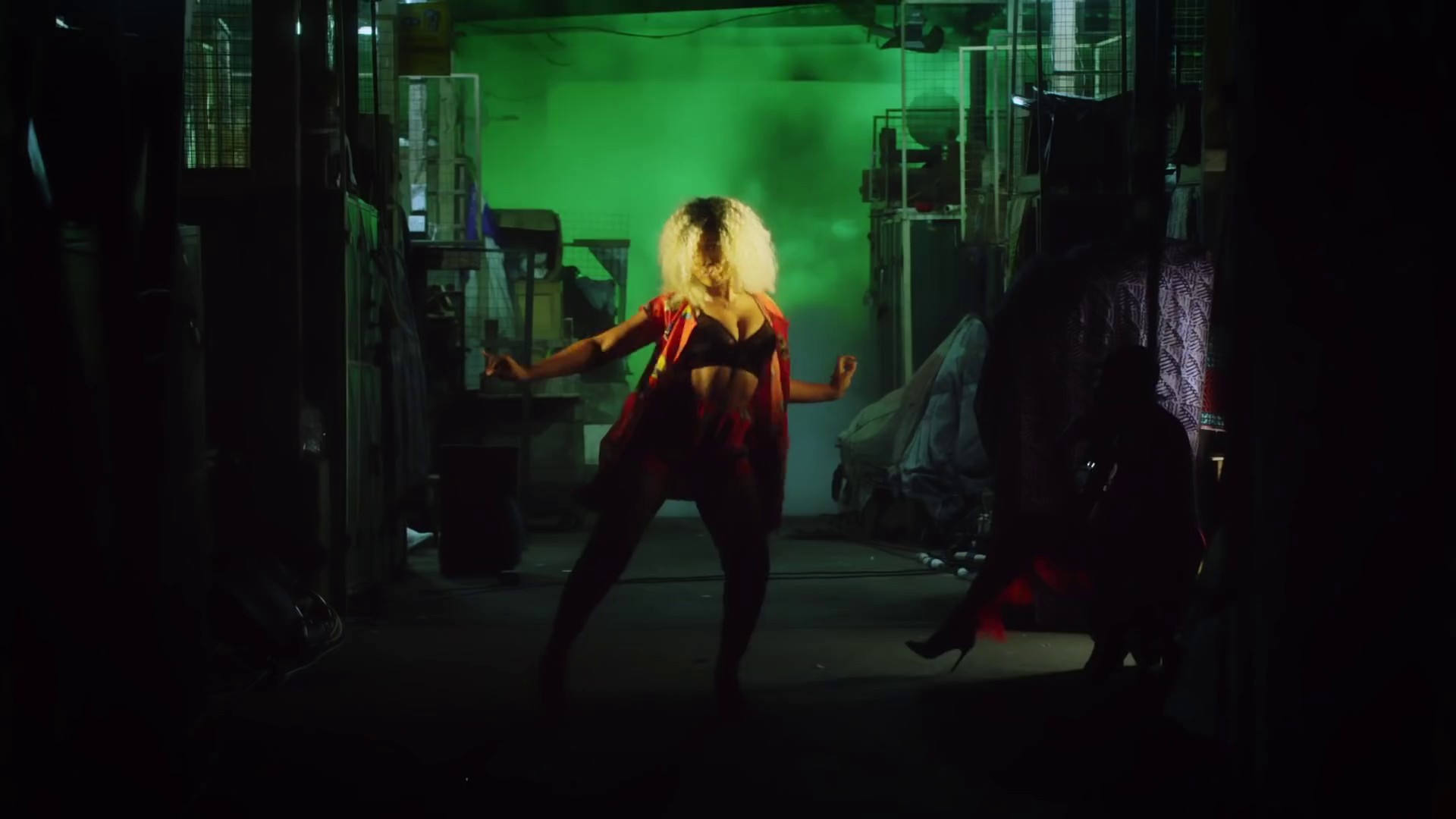 LoLo (2019) —  shot,  lighting