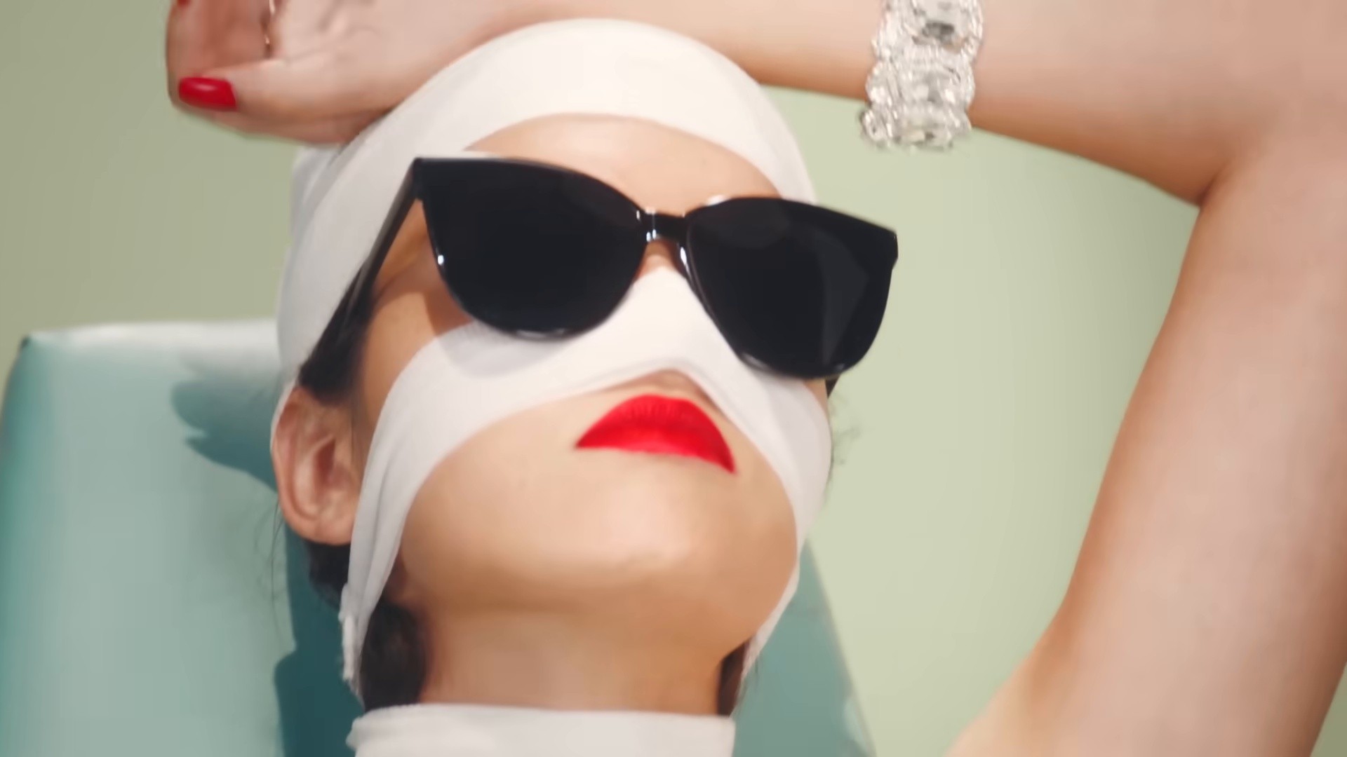 Los Ageless (2017) —  shot,  lighting