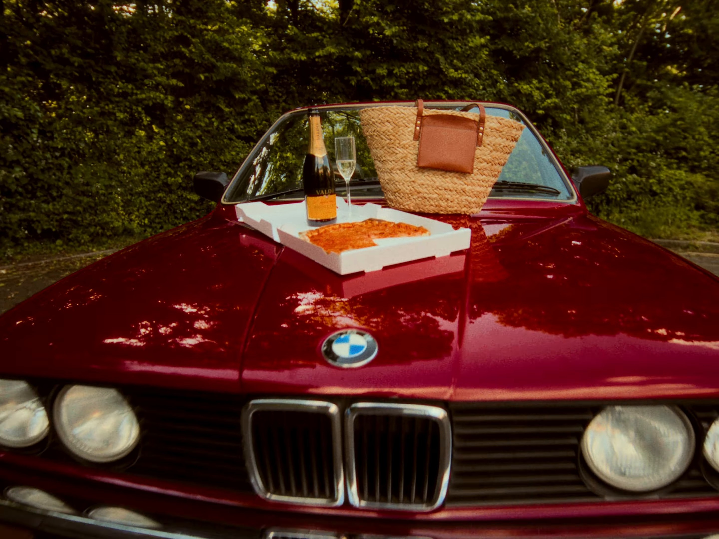 CASH LEGALE (2024) —  shot,  lighting