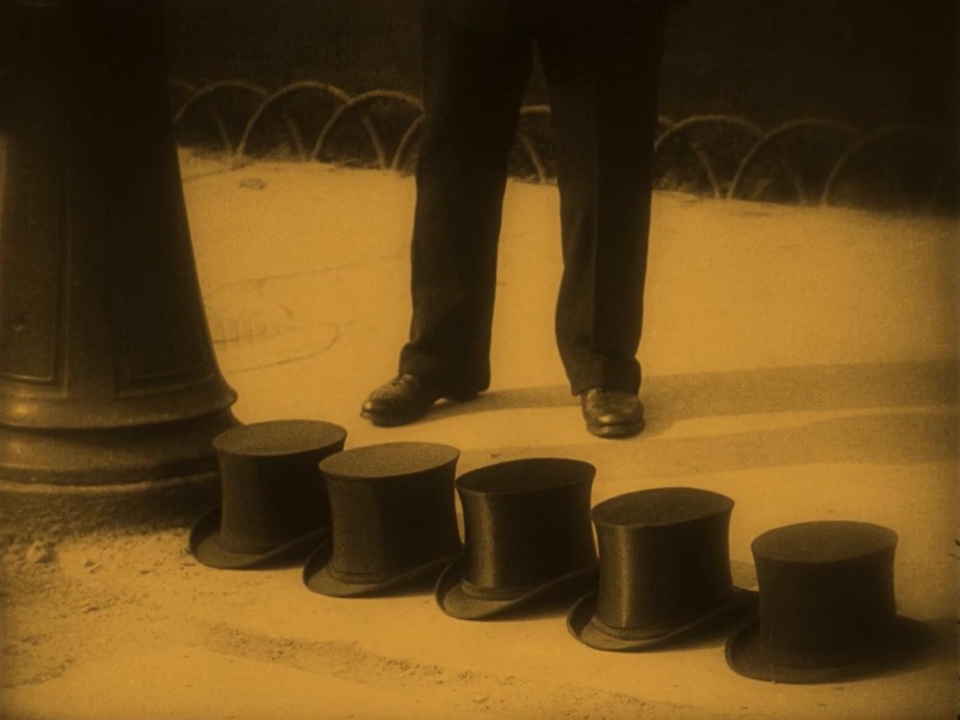 Le fantôme du Moulin-Rouge (1925) —  shot,  lighting