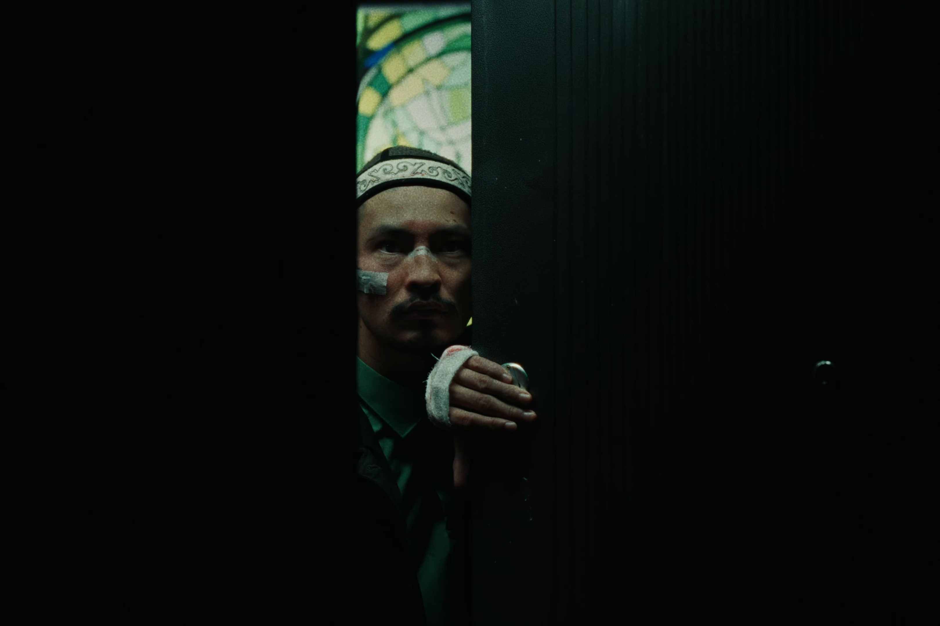 A-U-R-U (OST AYPY) (2025) —  shot,  lighting