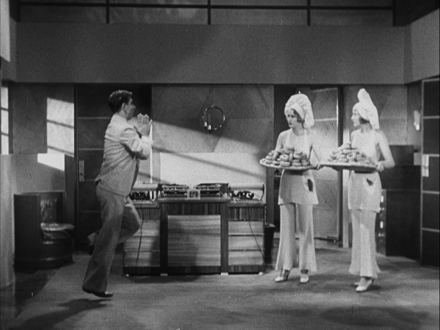 Palmy Days (1931) —  shot,  lighting