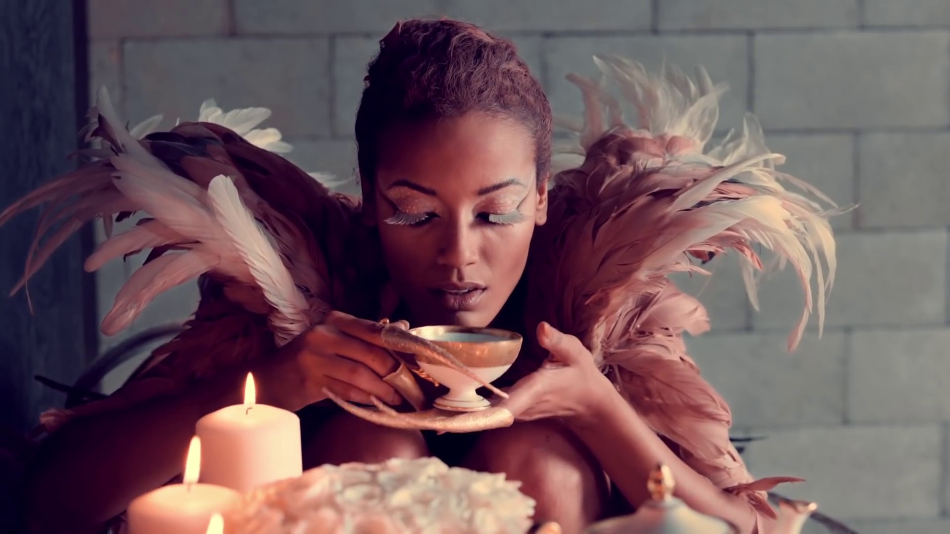 Runaway (long) (2010) —  shot,  lighting