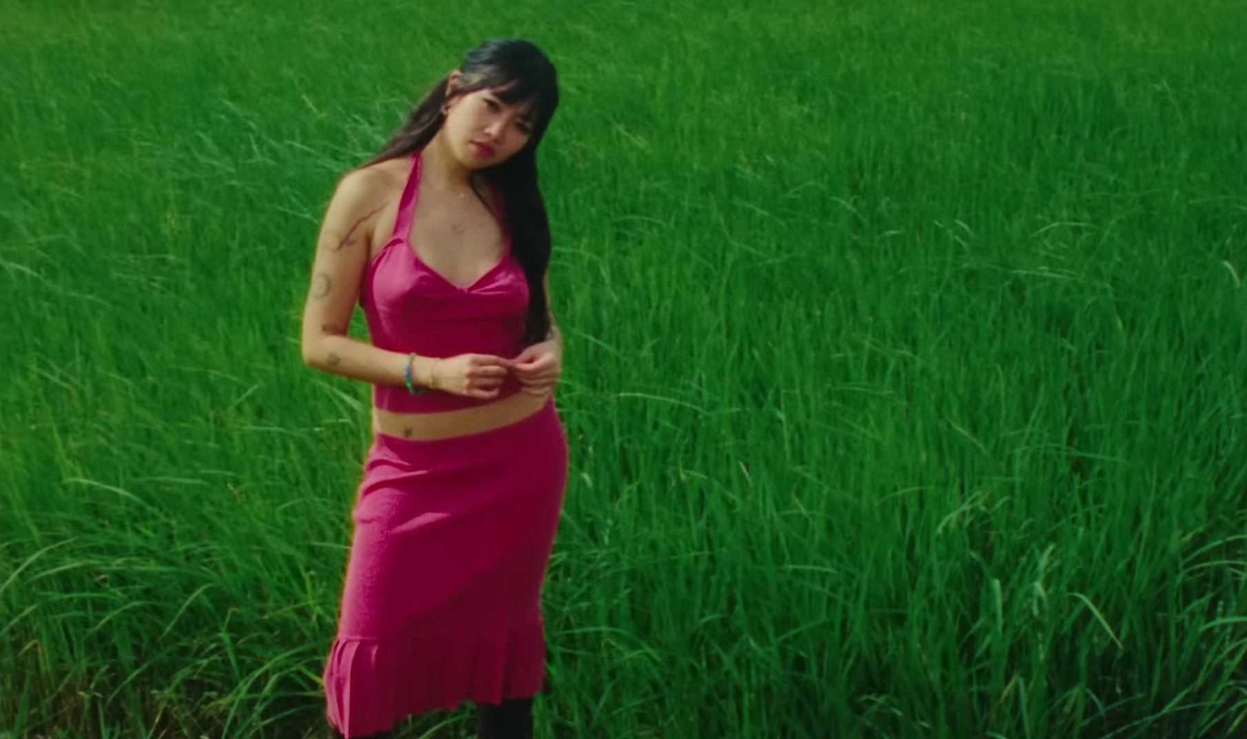 Glue Song (2023) —  shot,  lighting