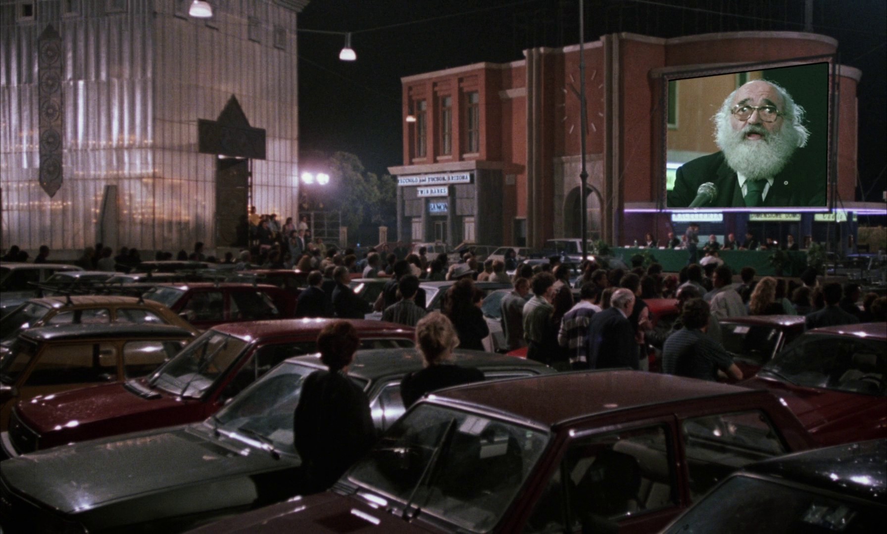 The Voice of the Moon (1990) —  shot,  lighting