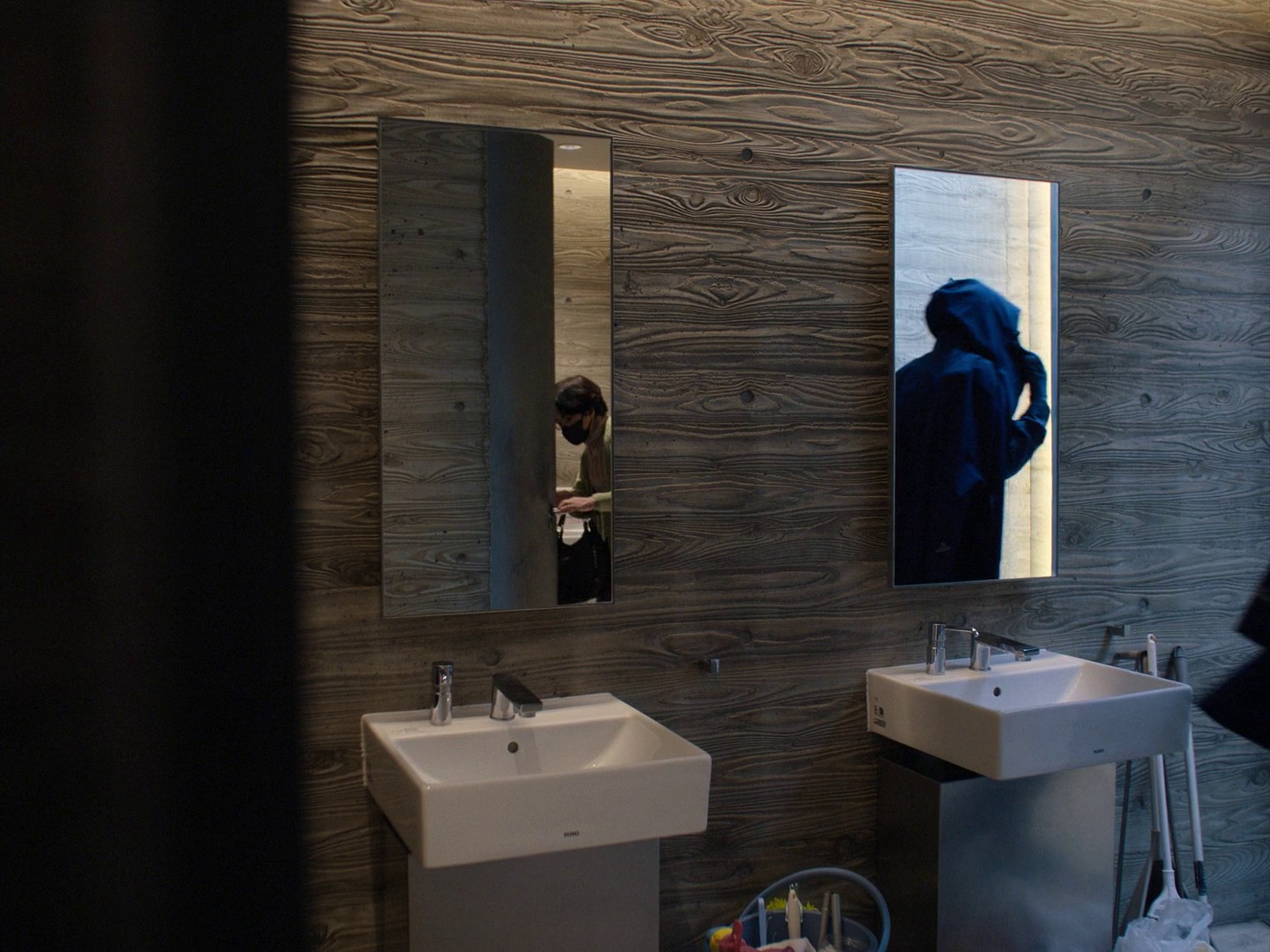 Perfect Days (2023) —  shot,  lighting