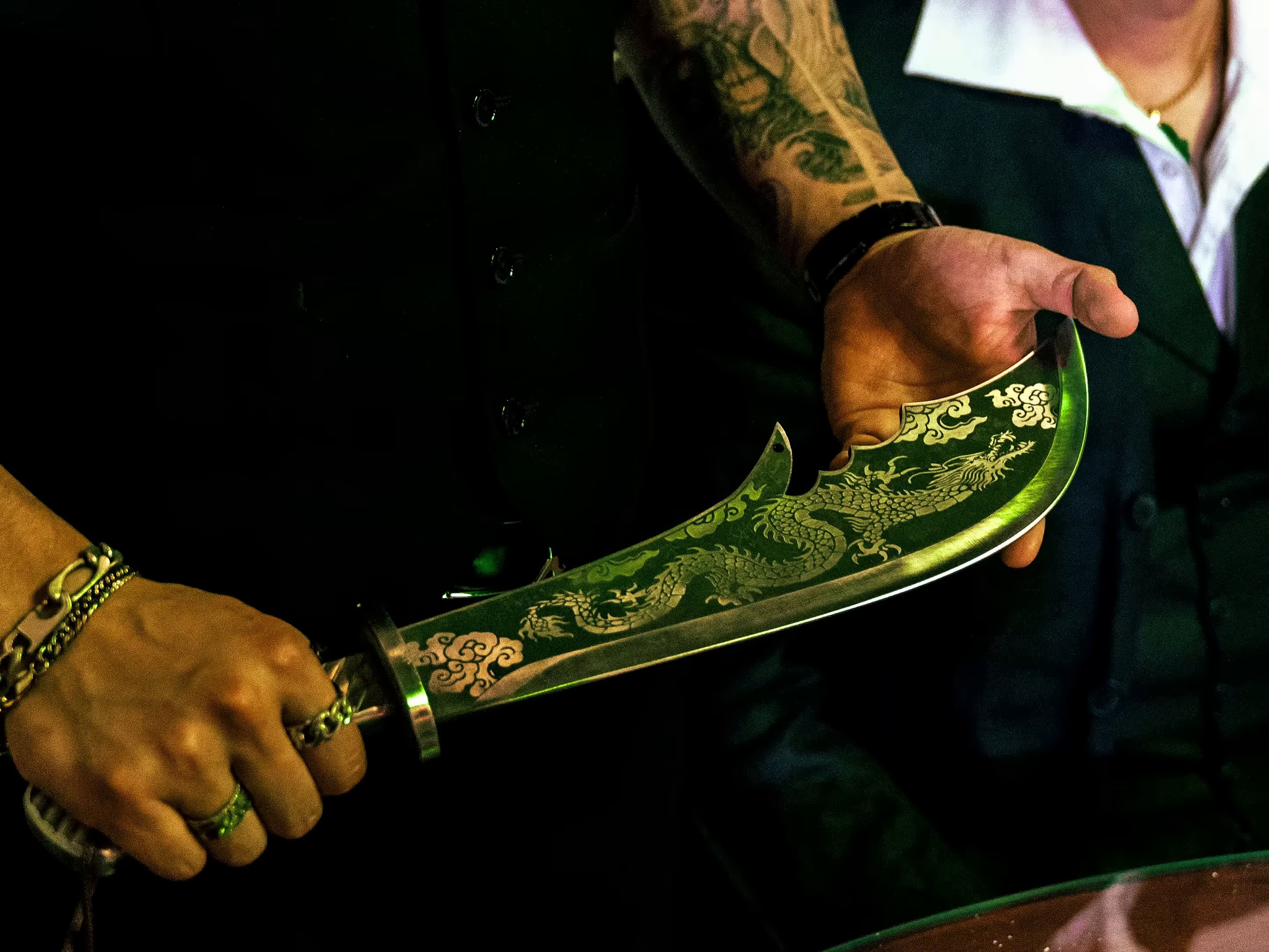 4BULLDOG (2024) —  shot,  lighting