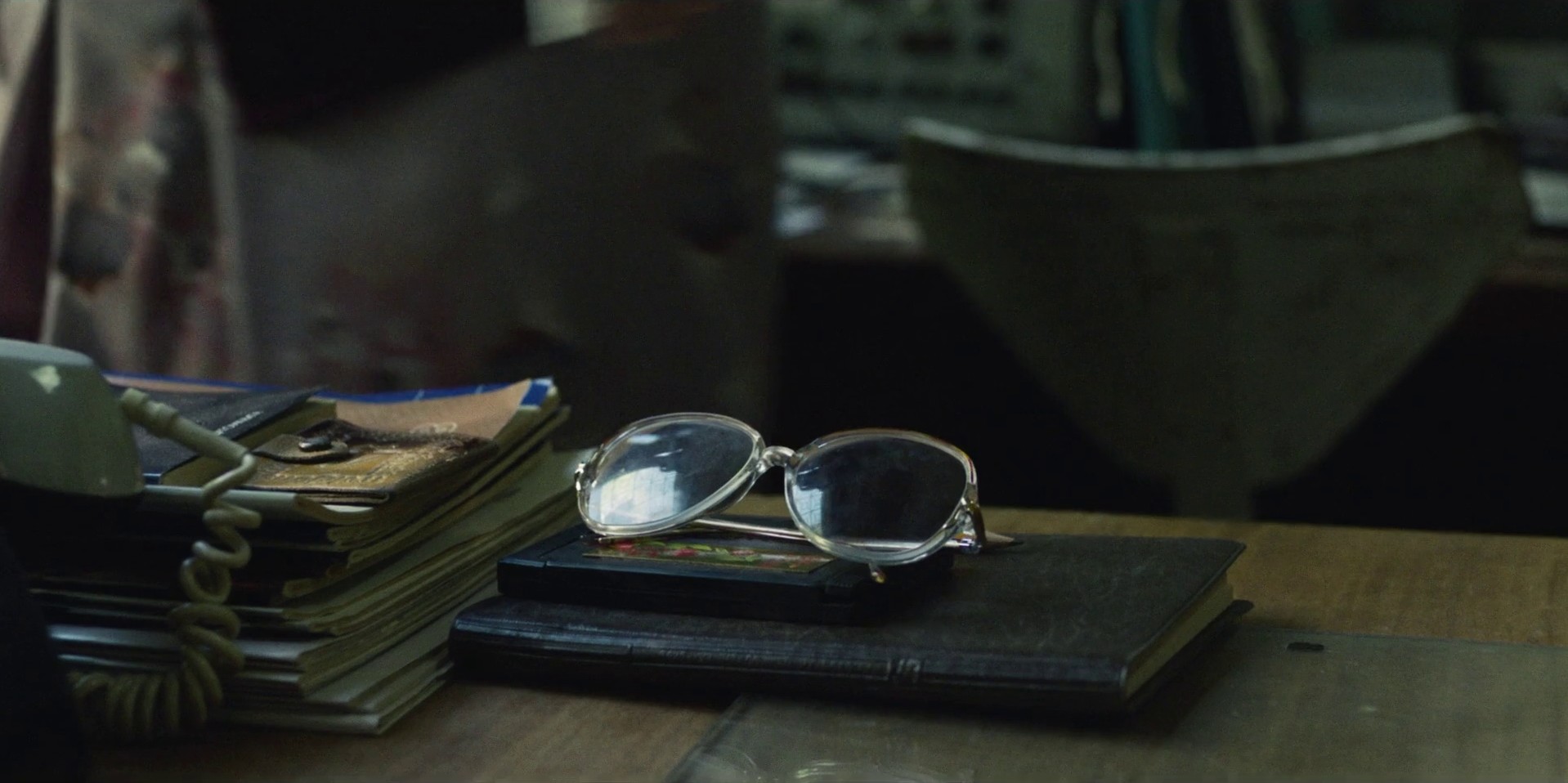 Please Remain Calm (2019) —  shot,  lighting