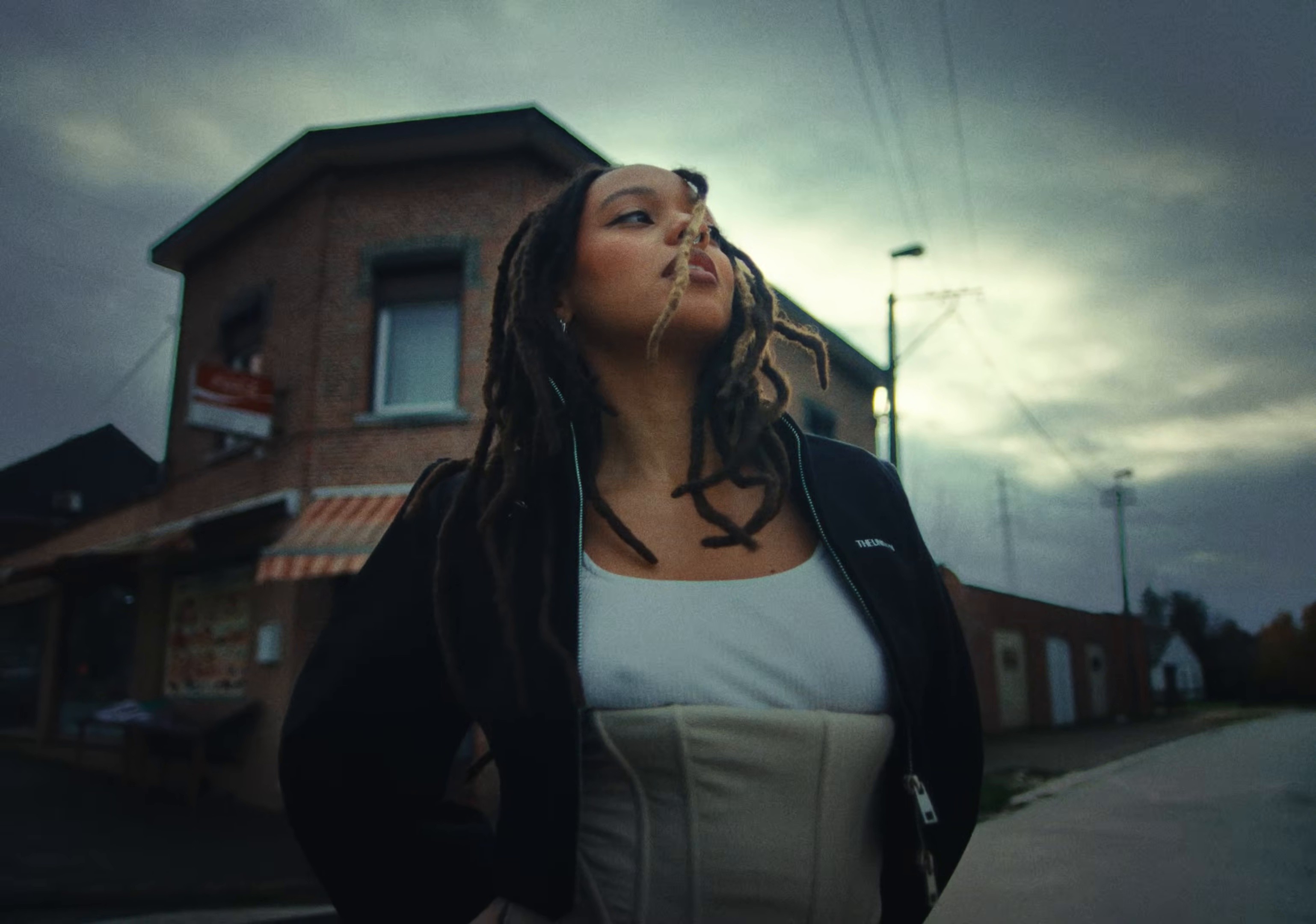 Plastique (2024) —  shot,  lighting