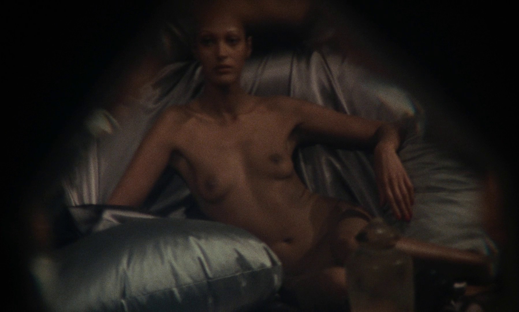 Spermula (1976) —  shot,  lighting