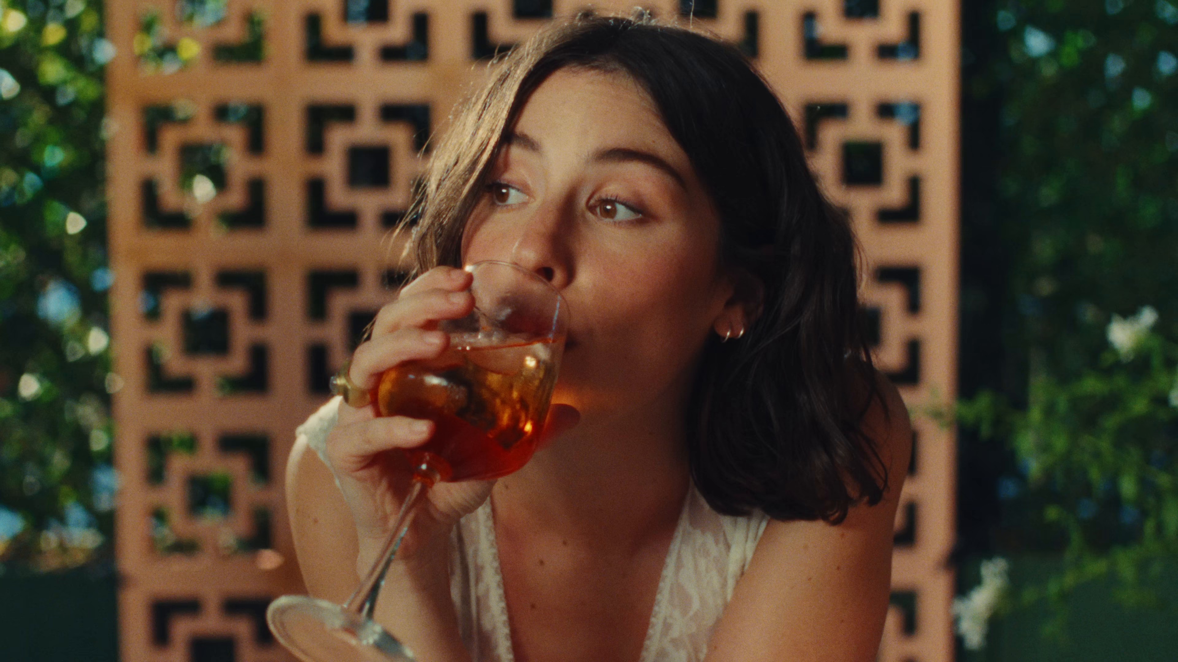 I Love You, I’m Sorry (2024) —  shot,  lighting