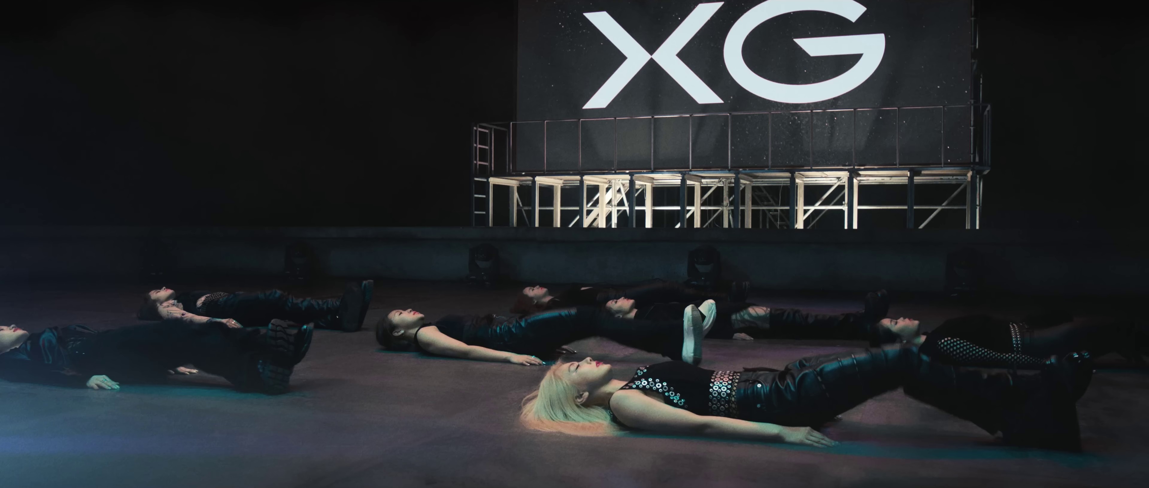 Tippy Toes (2022) —  shot,  lighting