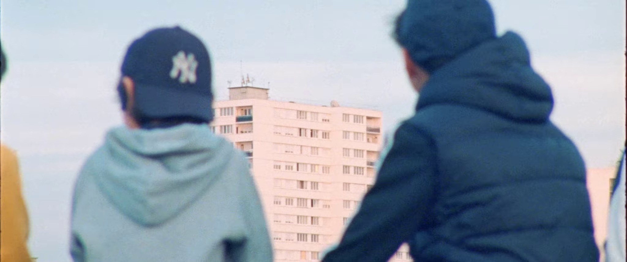 SZR 2001 (2022) —  shot,  lighting