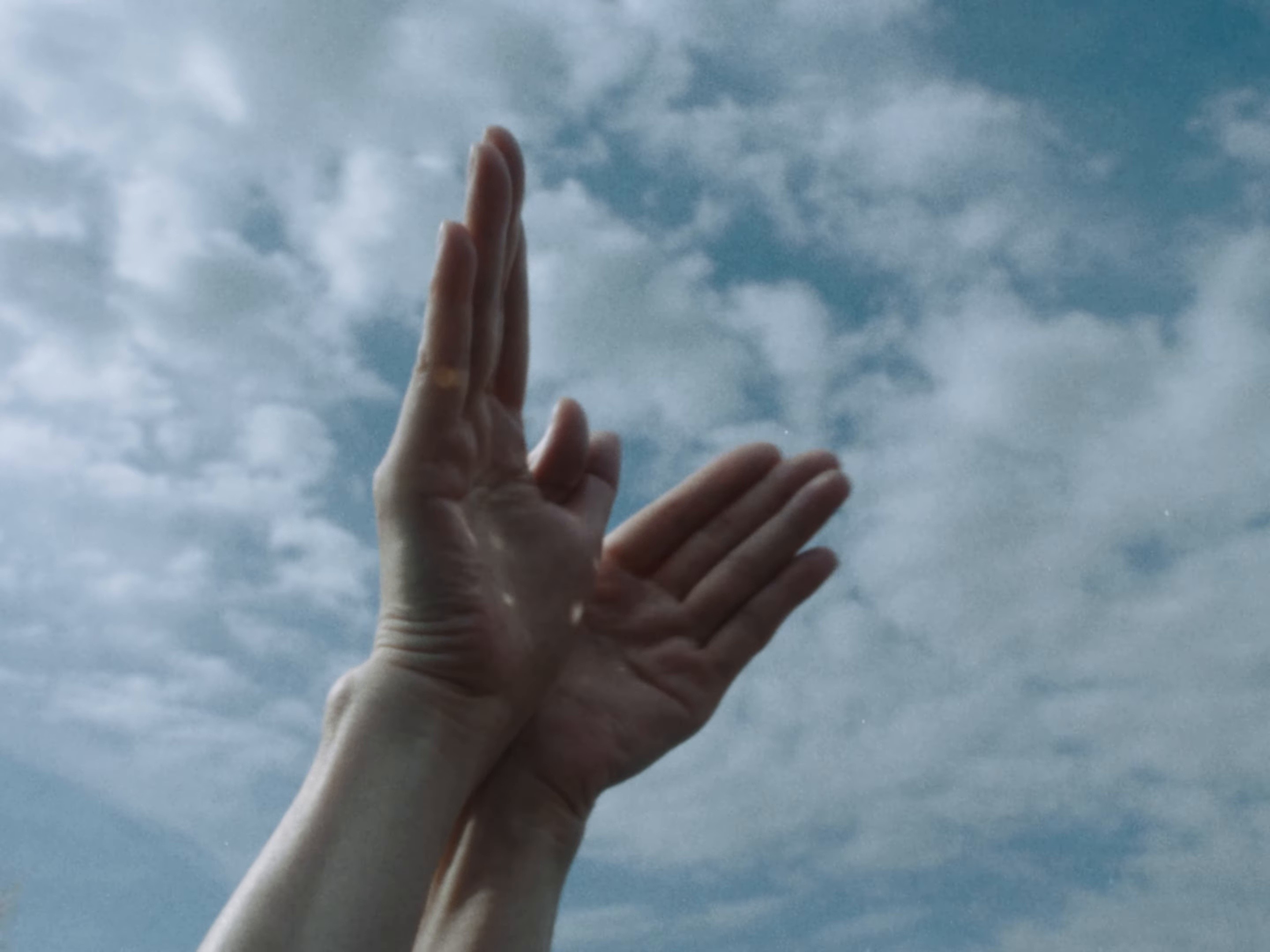 Shiawasettenani ? (2025) —  shot,  lighting