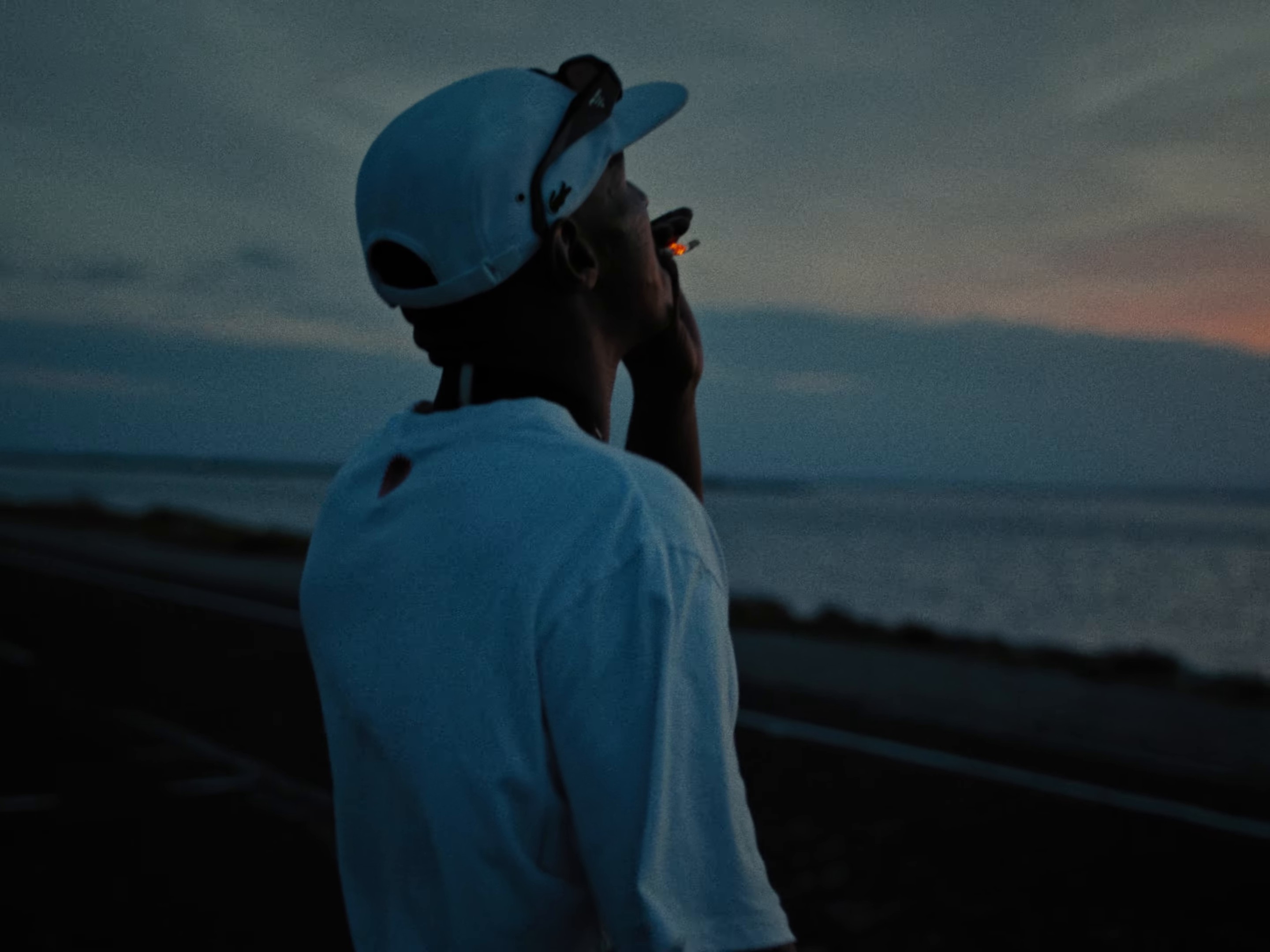 8ème étage (2023) —  shot,  lighting