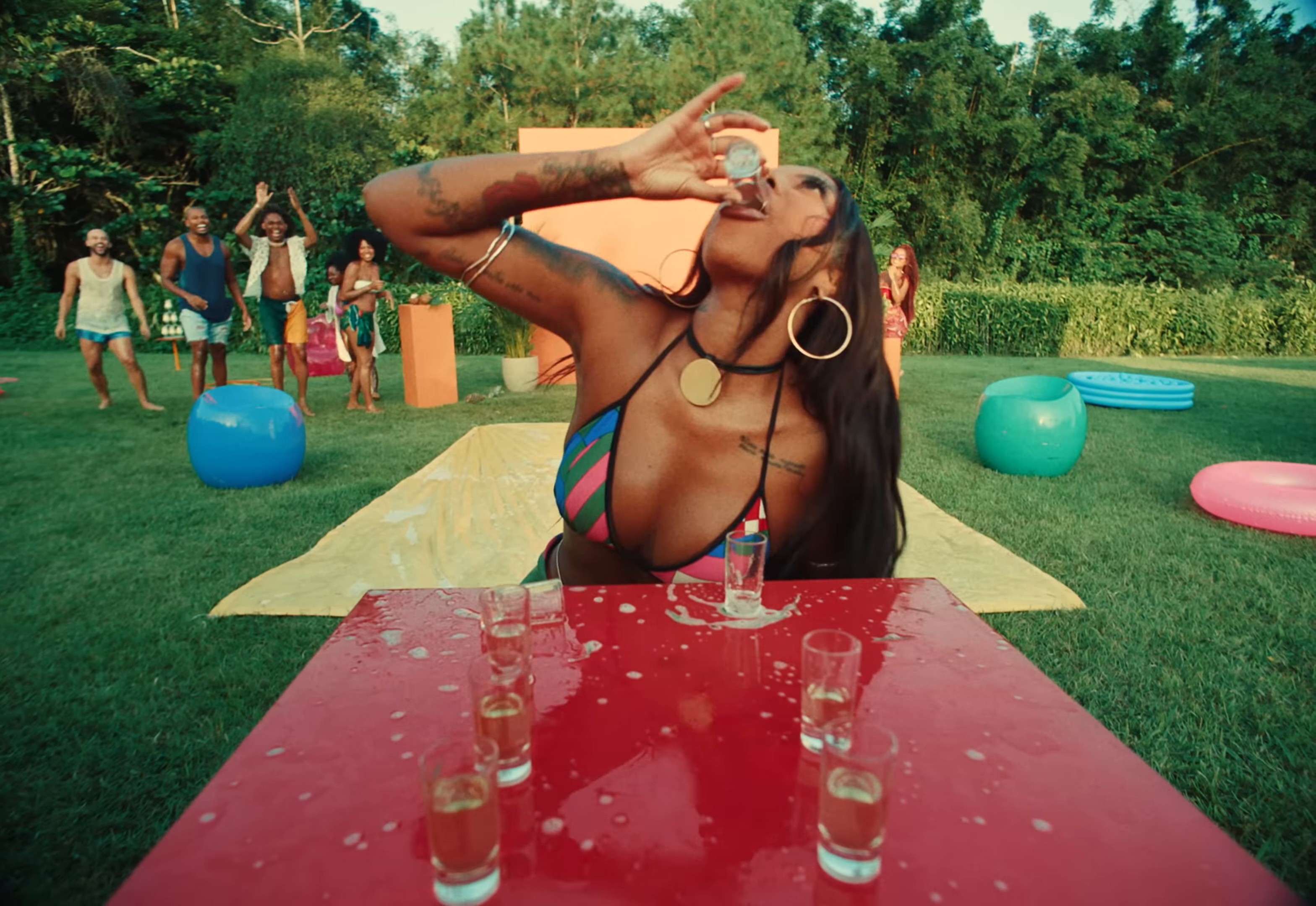 Piña Colada (2024) —  shot,  lighting