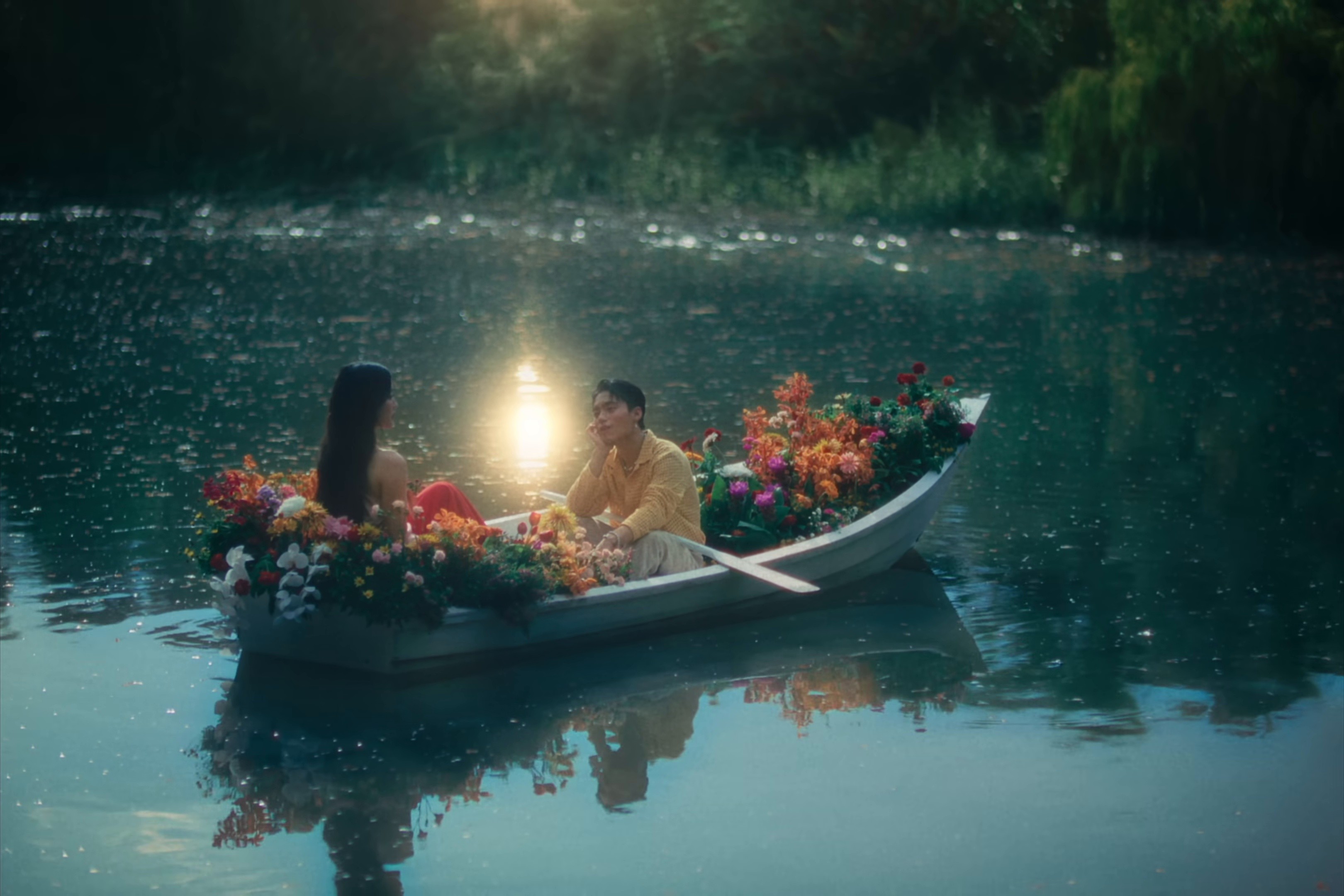 Chăm Hoa (2024) —  shot,  lighting