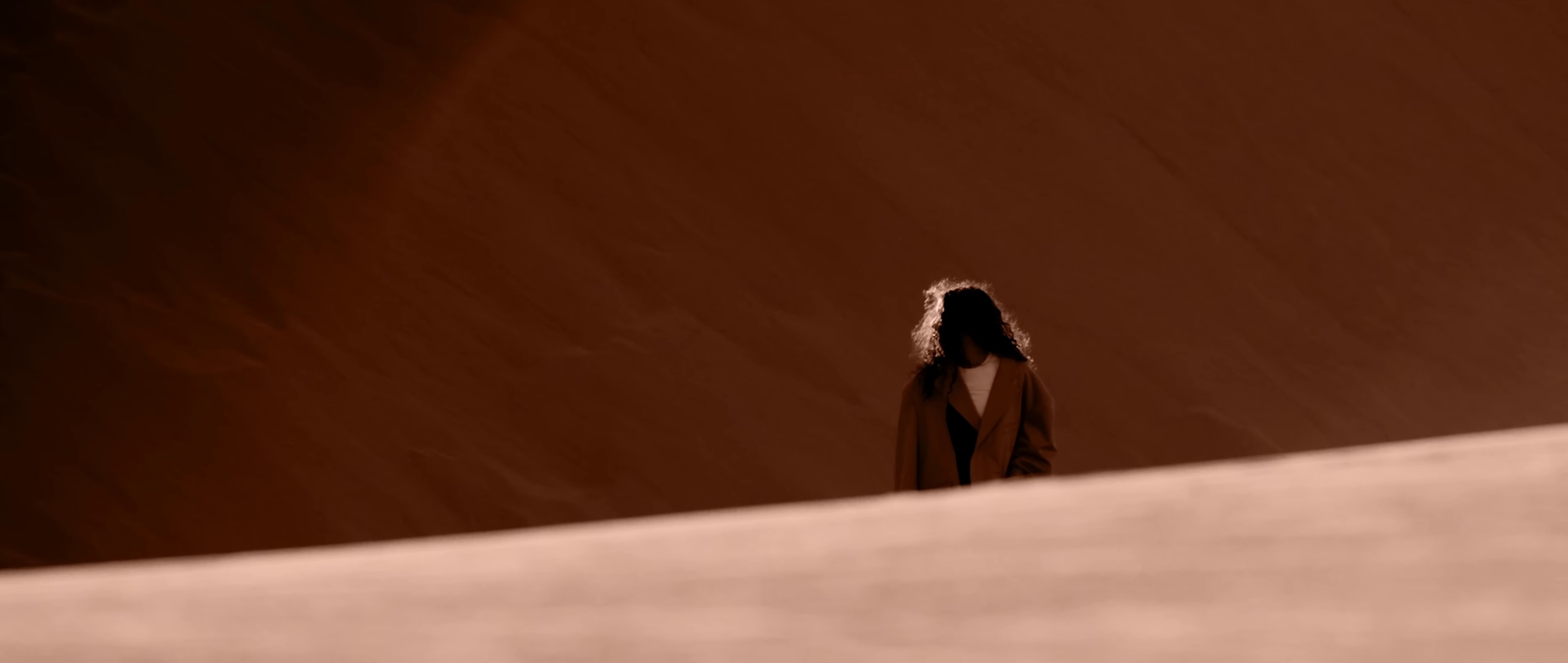 Purple walls (2022) —  shot,  lighting