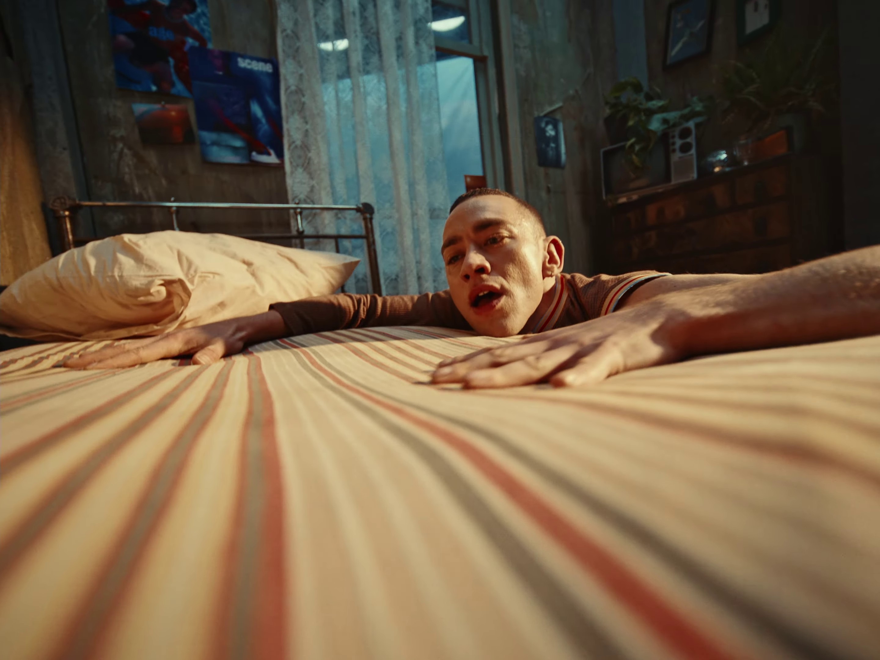 Dizzy (2024) —  shot,  lighting