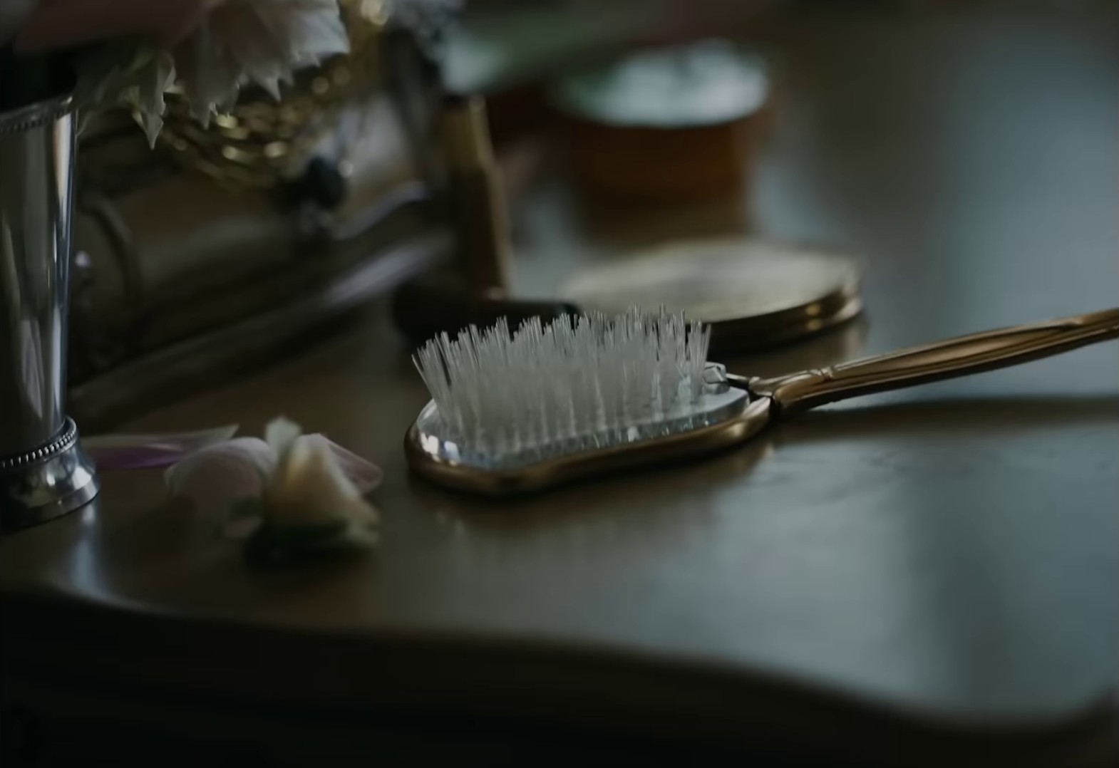 Keeps On (2022) —  shot,  lighting