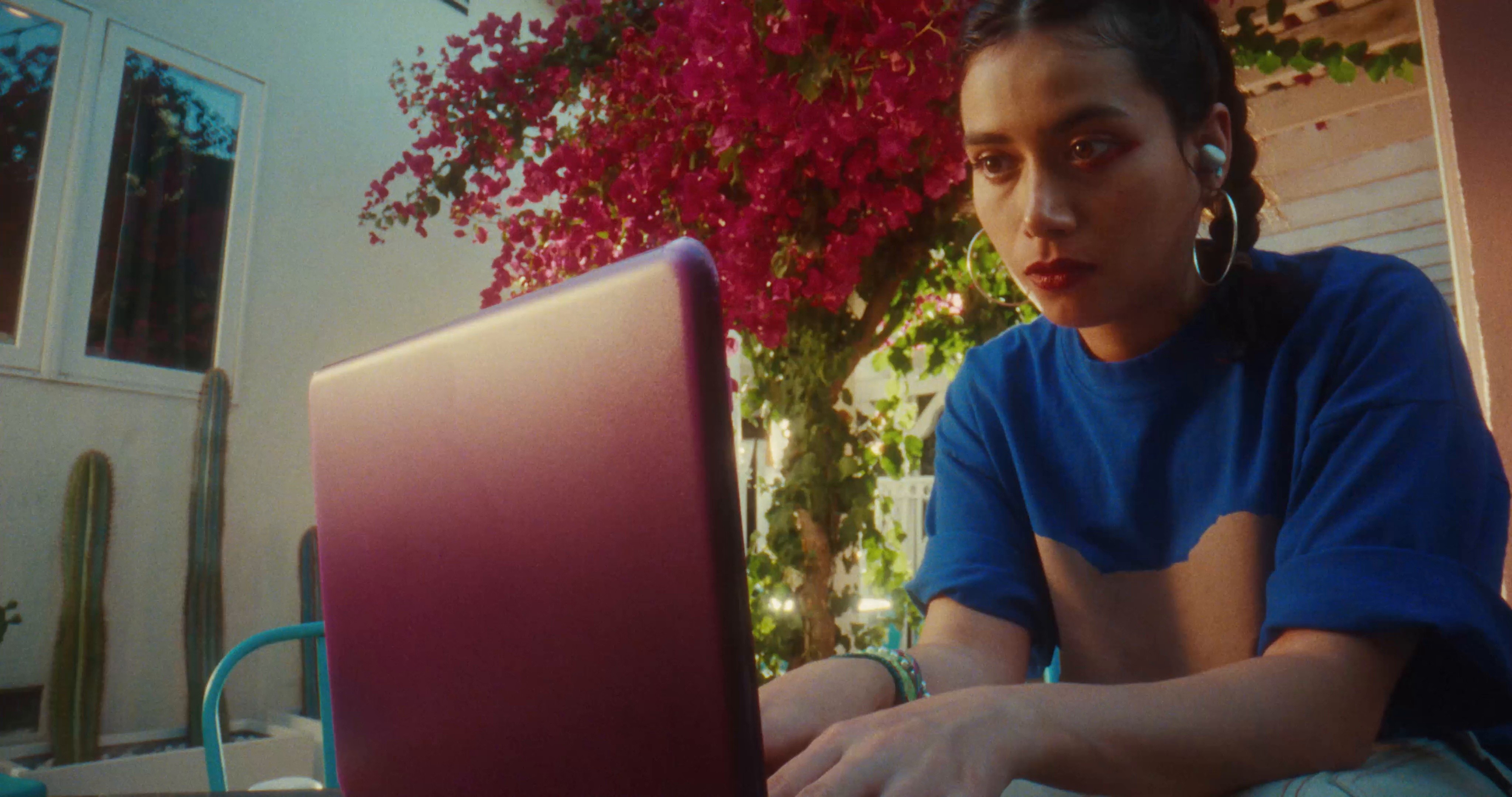 YouTube Music (2023) —  shot,  lighting