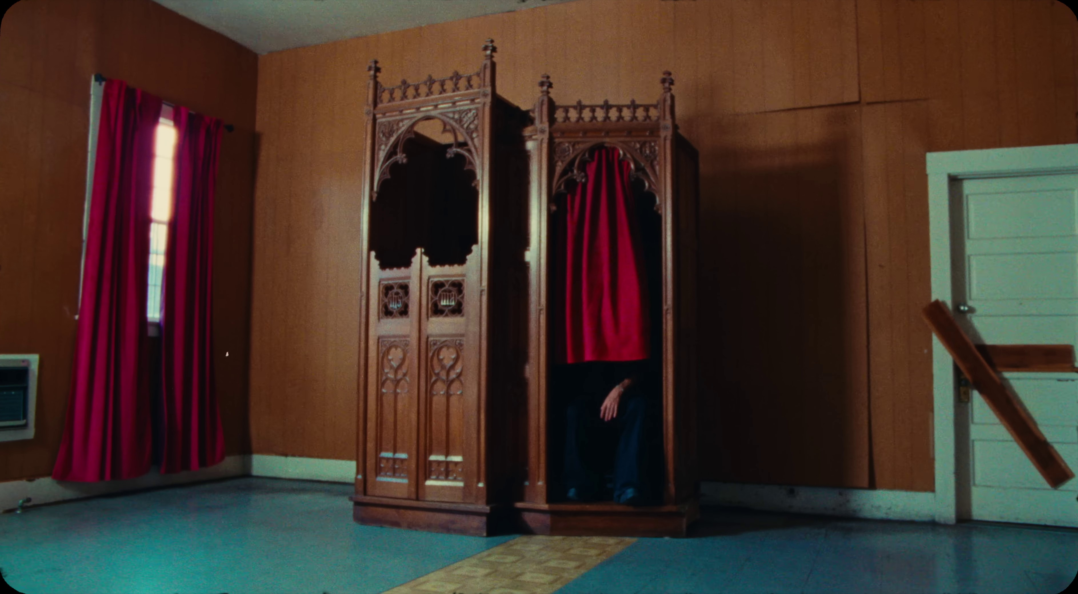 kickstand (2023) —  shot,  lighting