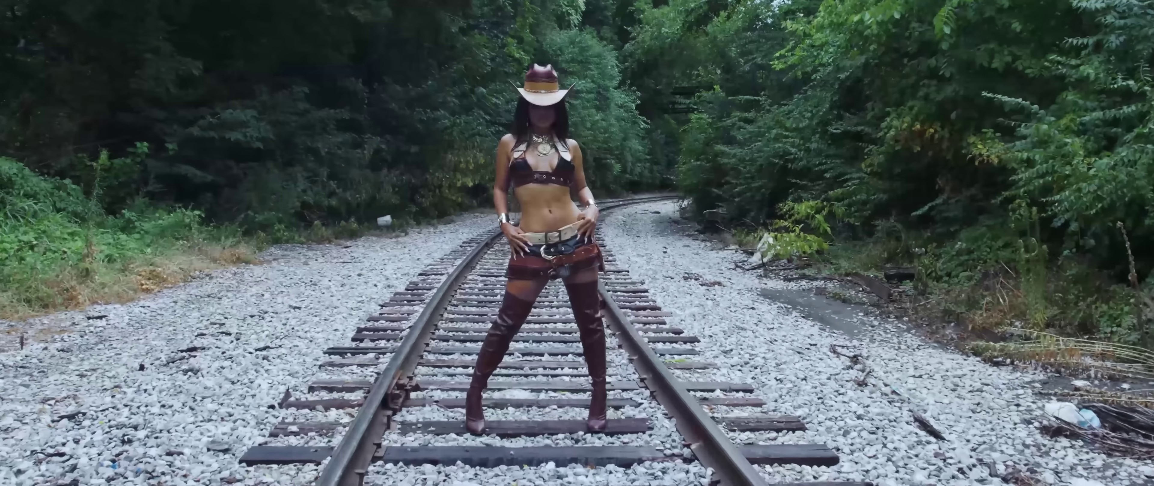 Big Momma (2022) —  shot,  lighting