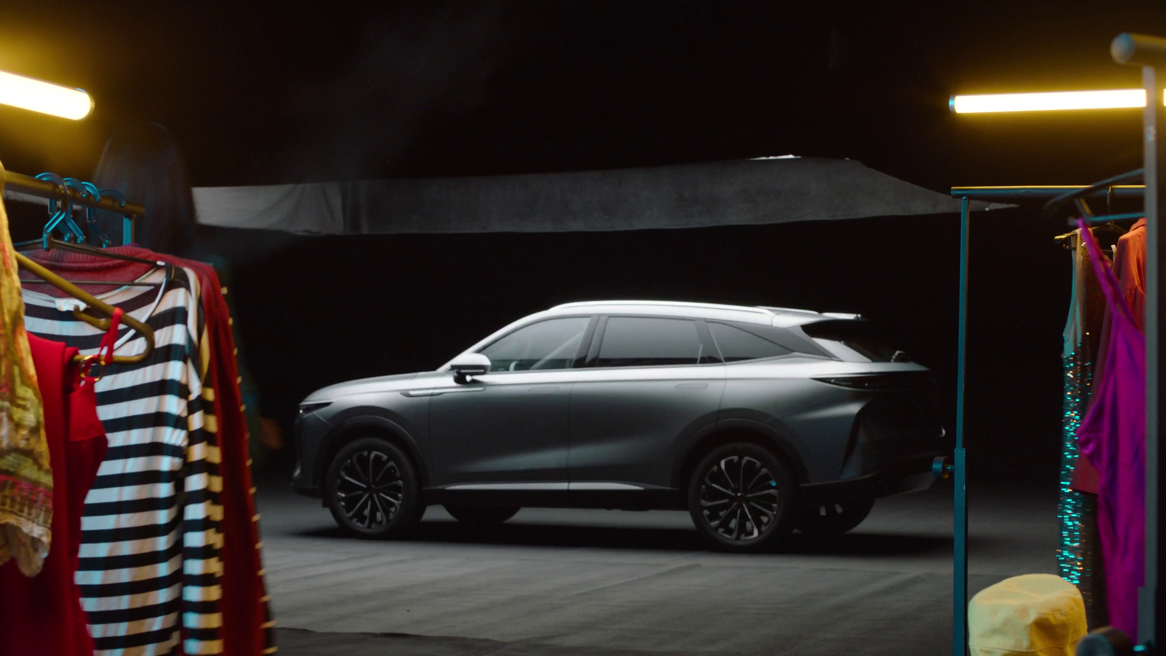 Exeed Rx (2024) —  shot,  lighting