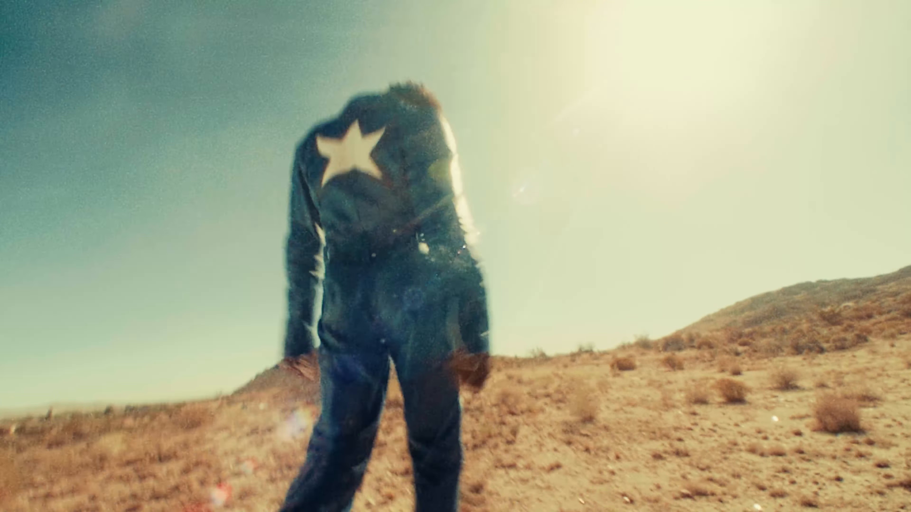 Toxic Romantic (2025) —  shot,  lighting