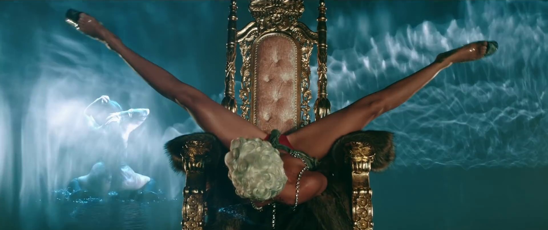 Pour it up (2013) —  shot,  lighting