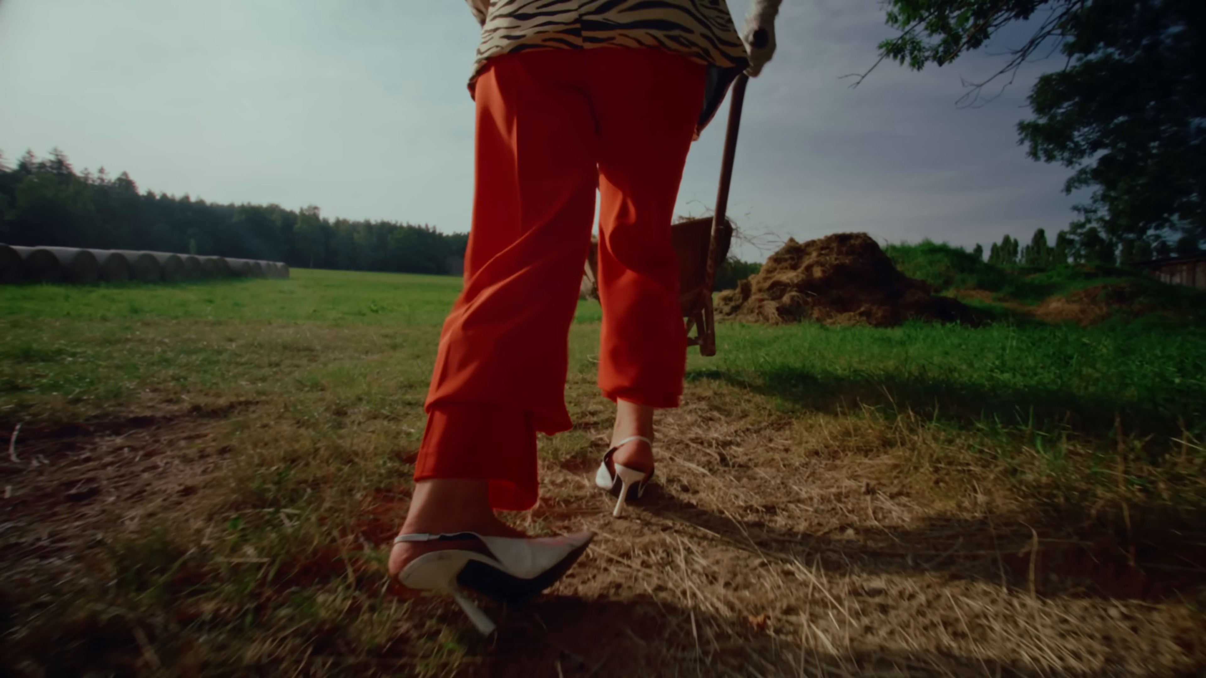 Moravo (2024) —  shot,  lighting