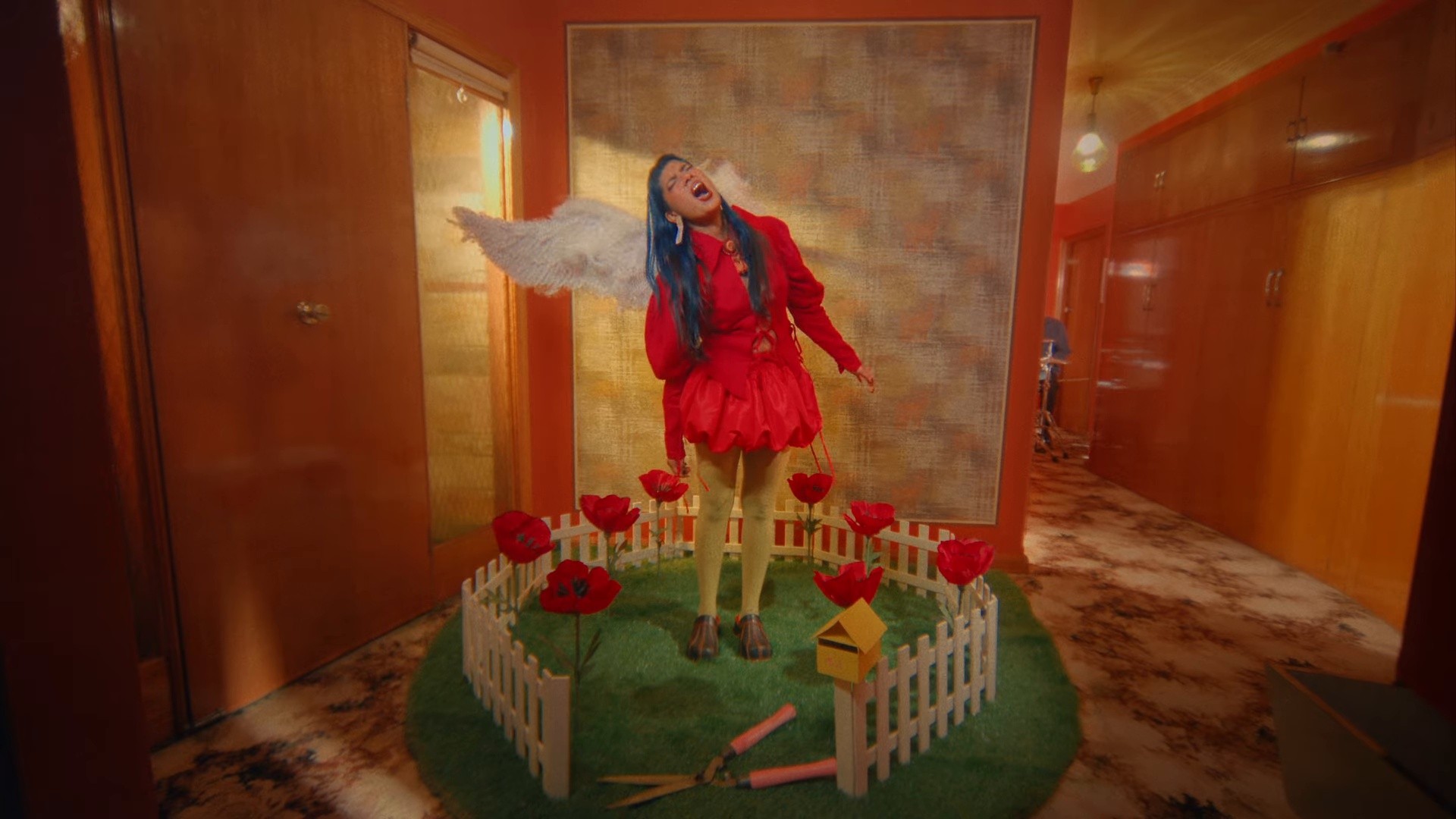 MOLLY (2025) —  shot,  lighting