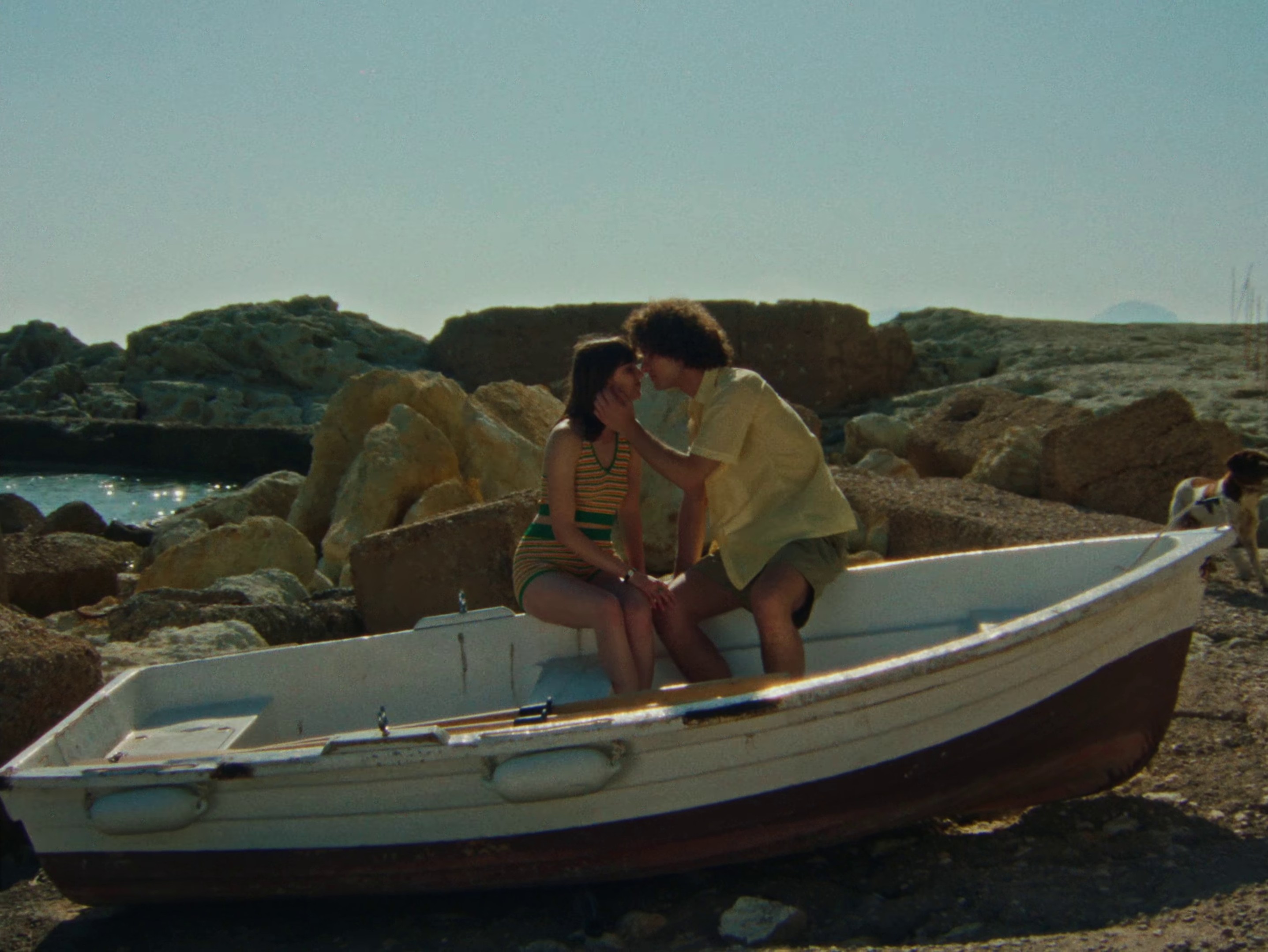 Piove in discoteca (2022) —  shot,  lighting