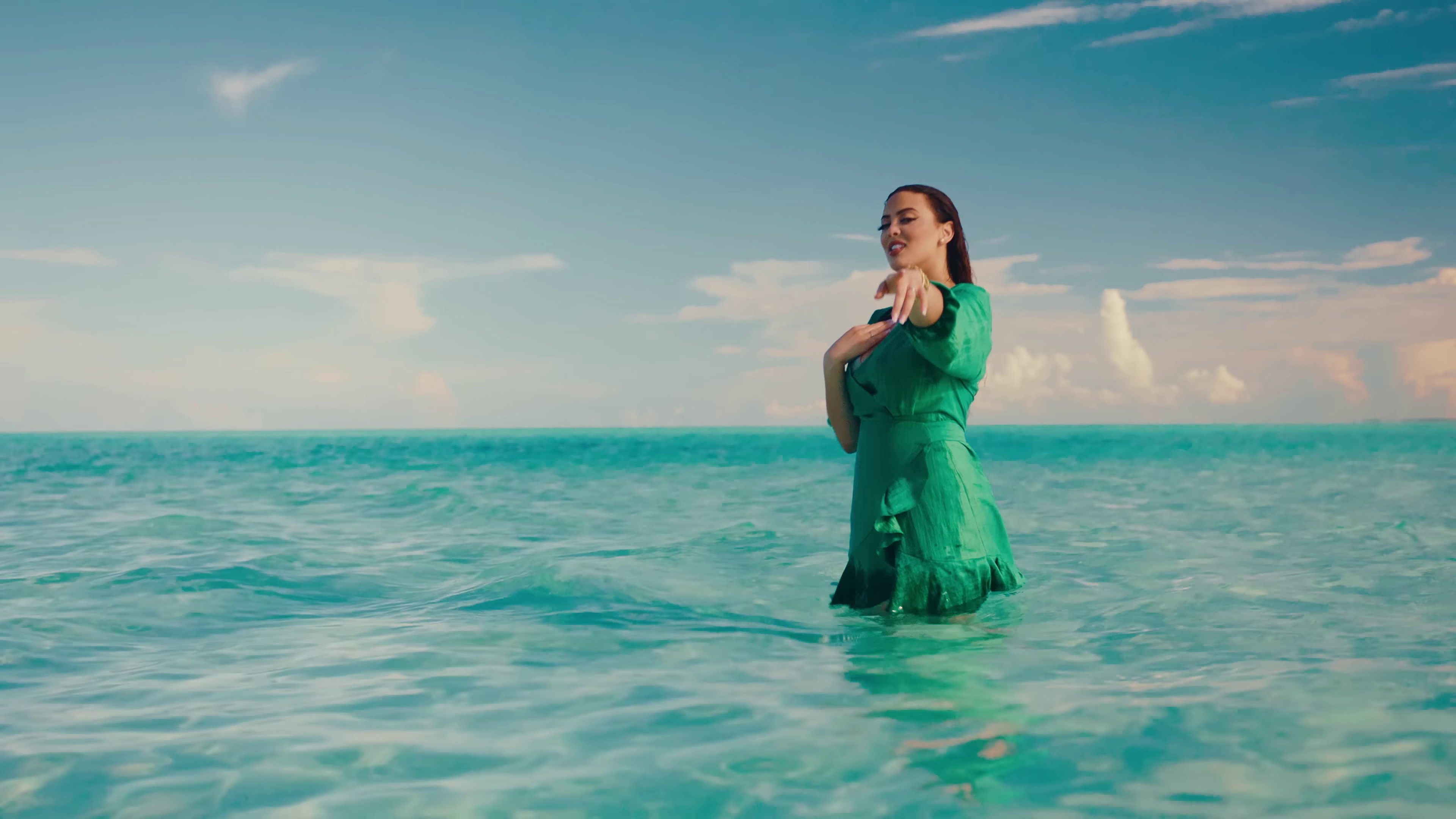 Pourquoi pas  (2022) —  shot,  lighting