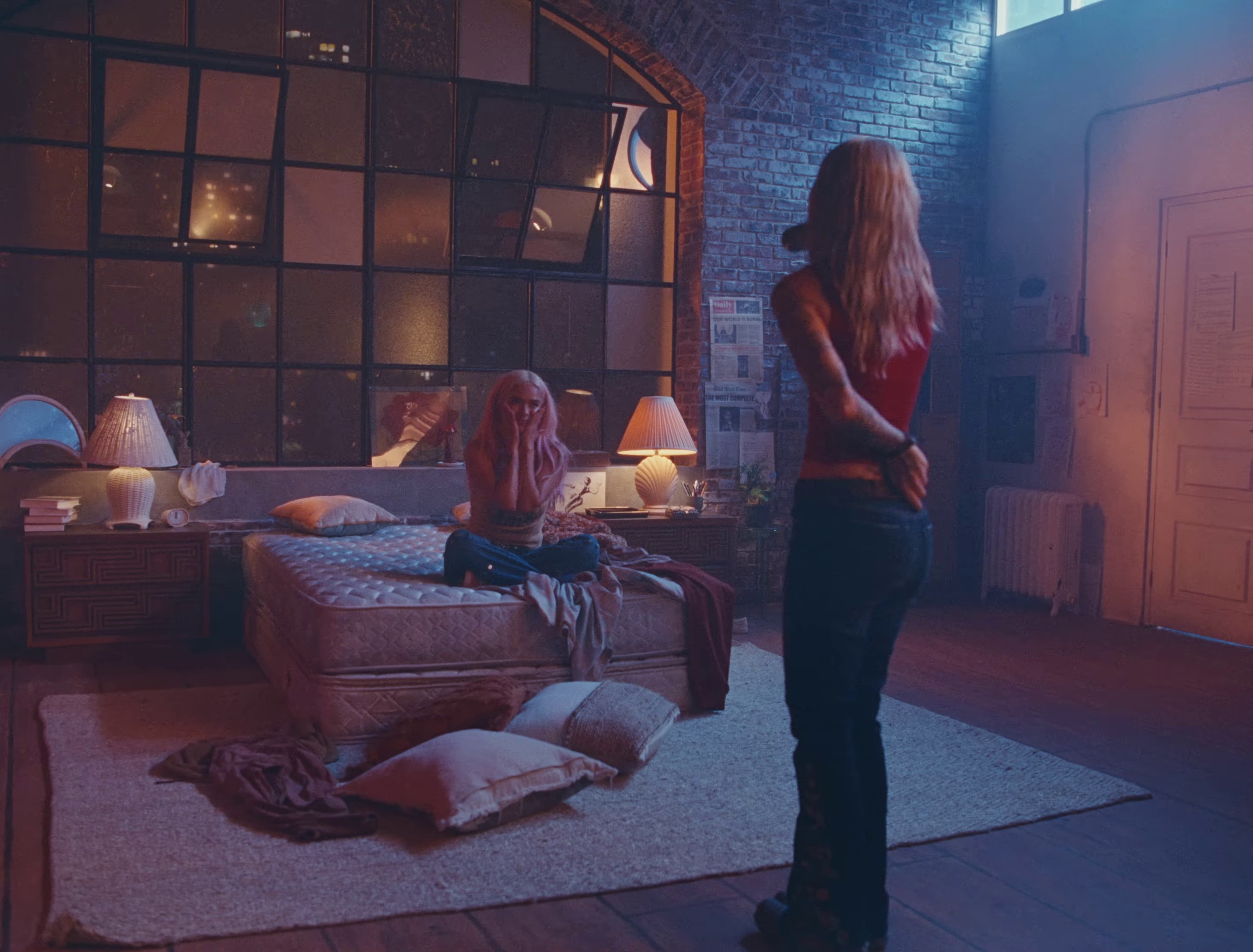 CONTIGO (2024) —  shot,  lighting