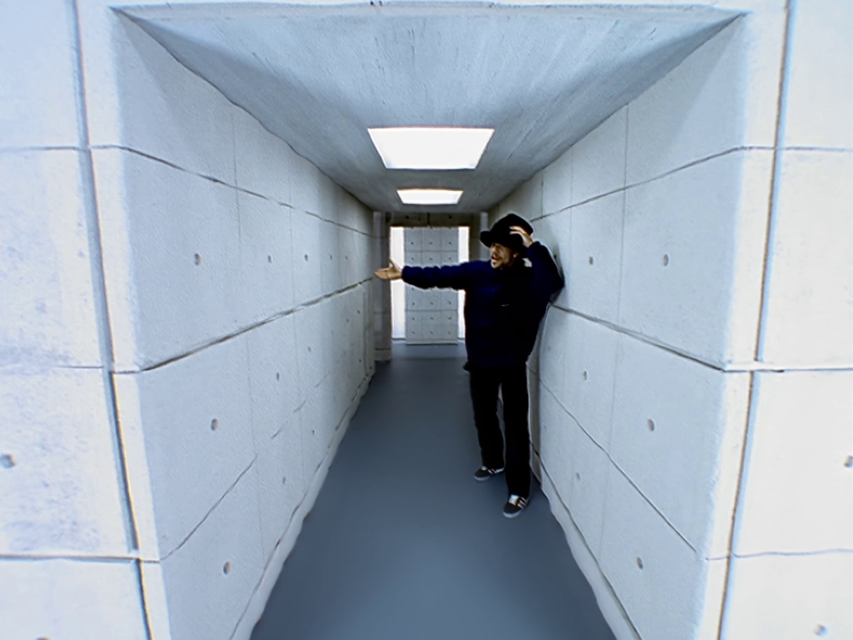 Virtual Insanity (1996) —  shot,  lighting