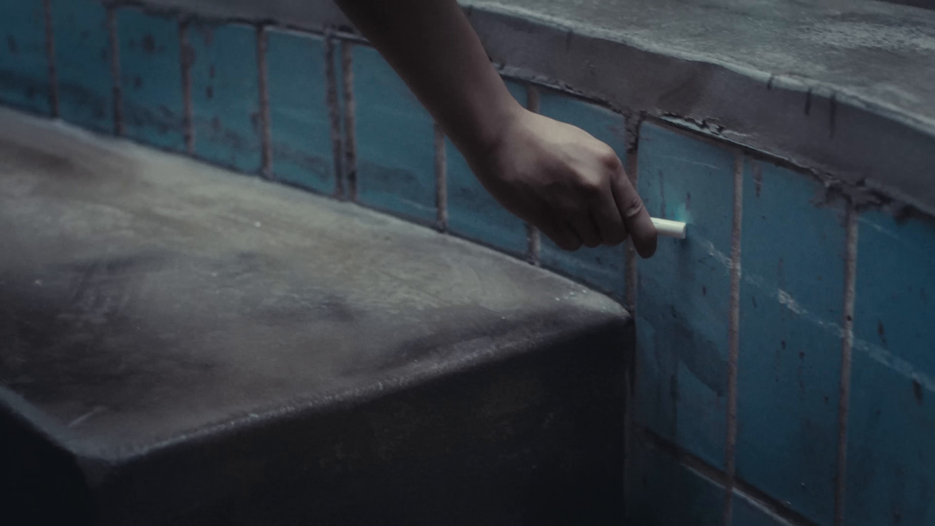 Out of my mind (2025) —  shot,  lighting