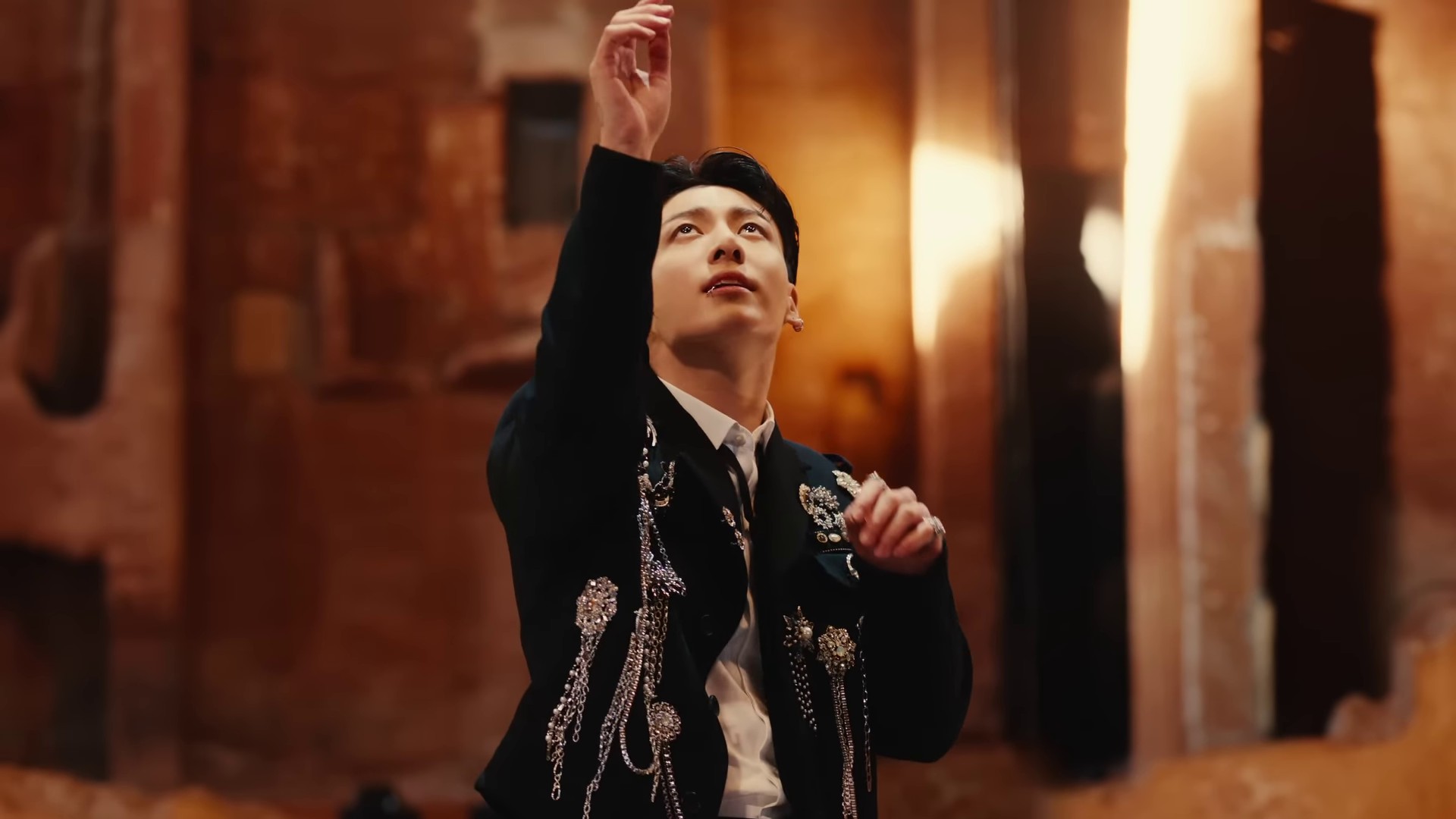 Standing Next to You (2023) —  shot,  lighting