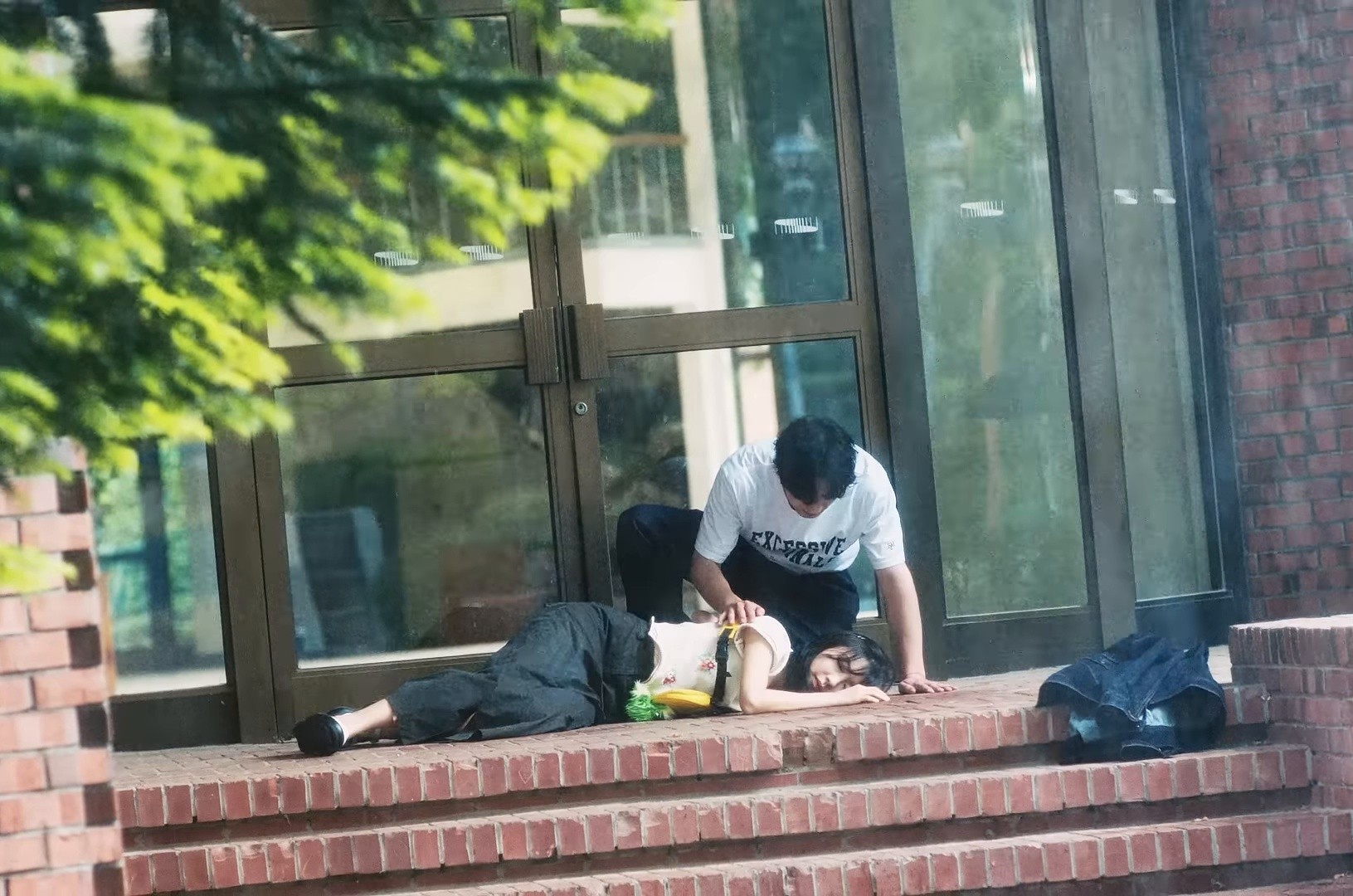 첫키스가 마지막키스 된 썰 (2023) —  shot,  lighting