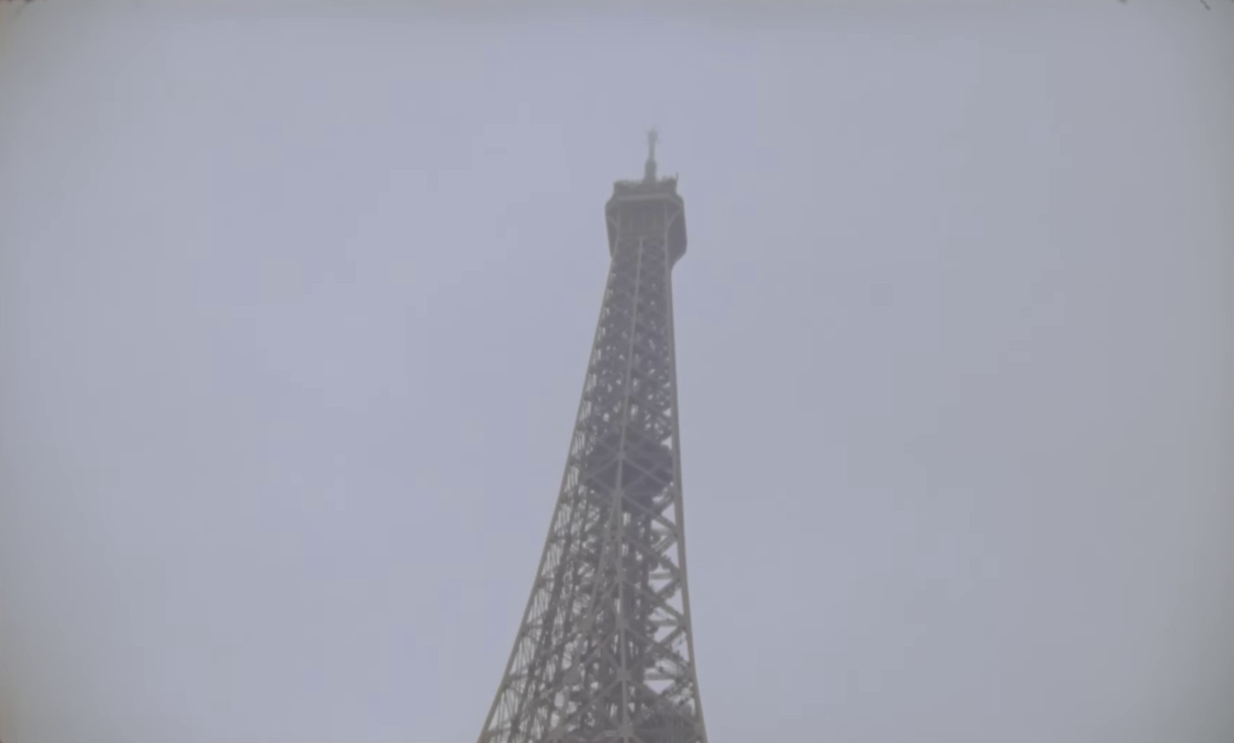 Paris is burning (2024) —  shot,  lighting